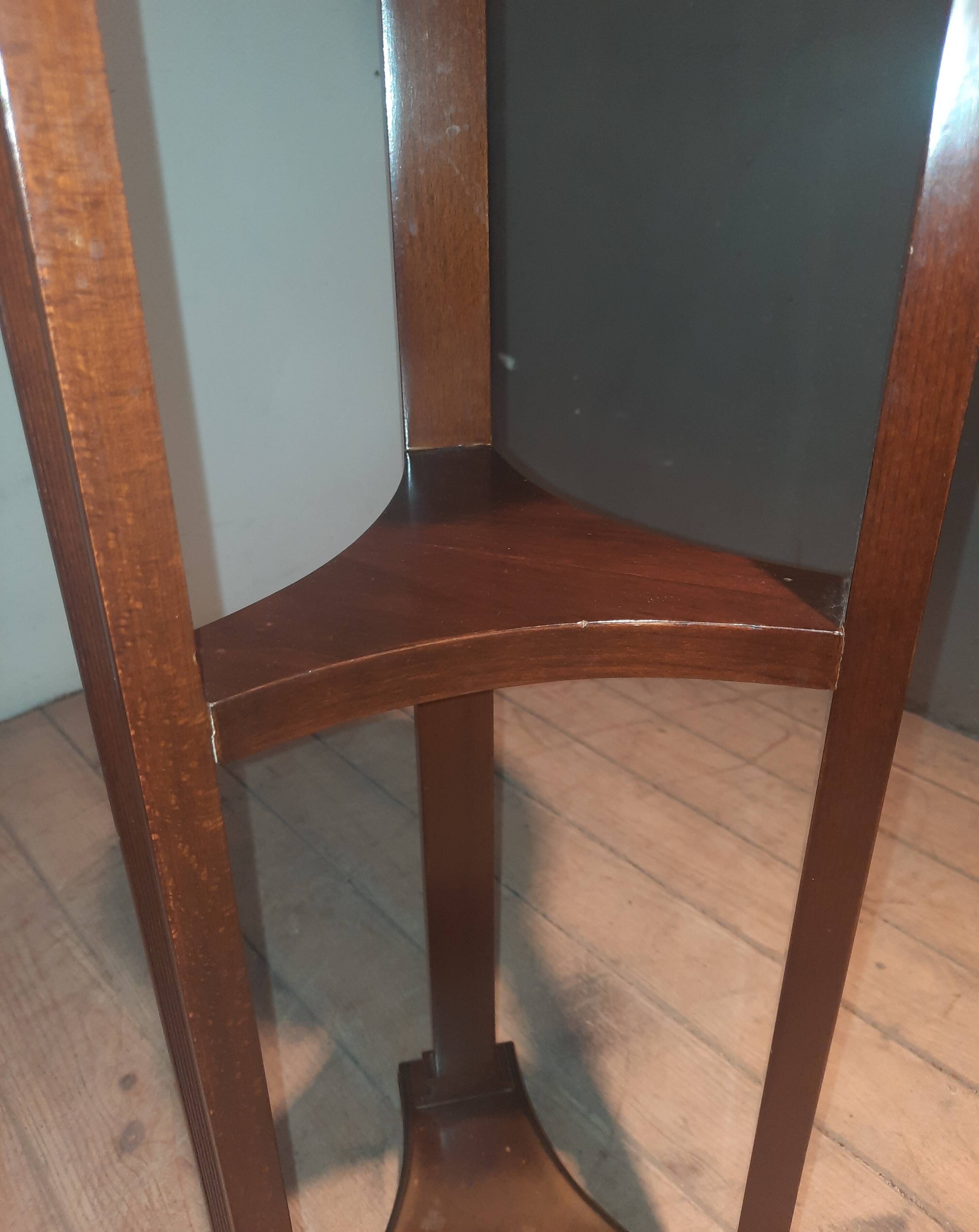 High circular stool