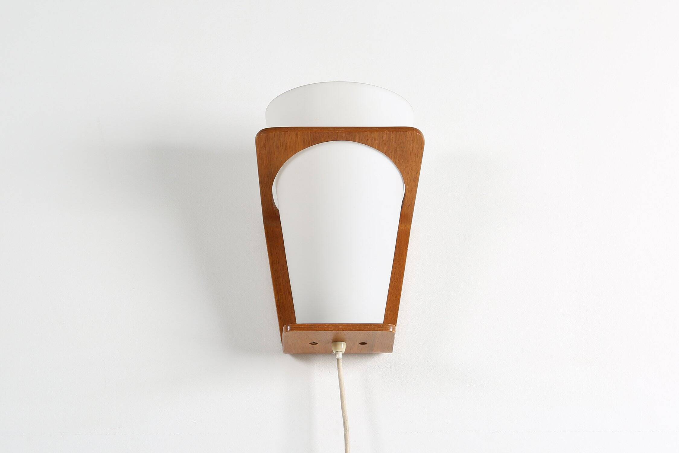 Wall Lamp in Curved Teak Plywood by Louis Kalff for Philips, 1959