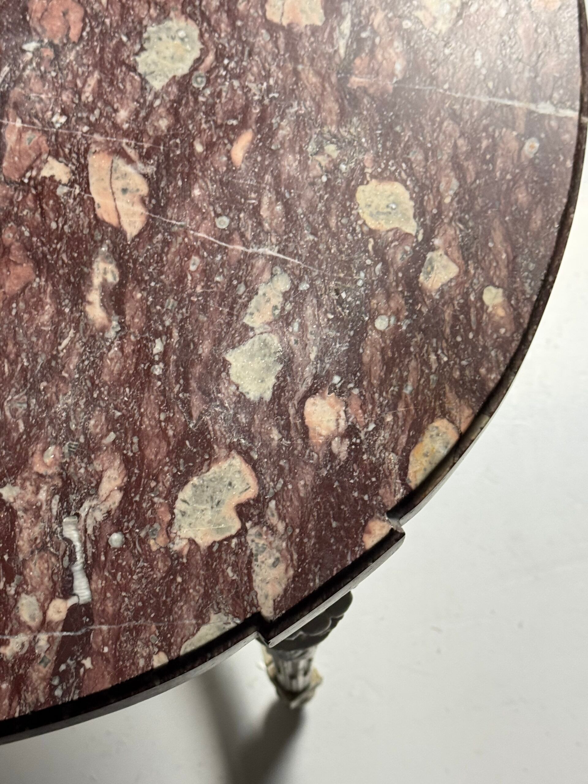 Table de café guéridon en marbre rouge du 19ème siècle