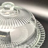 Presentation dish with transparent glass bell