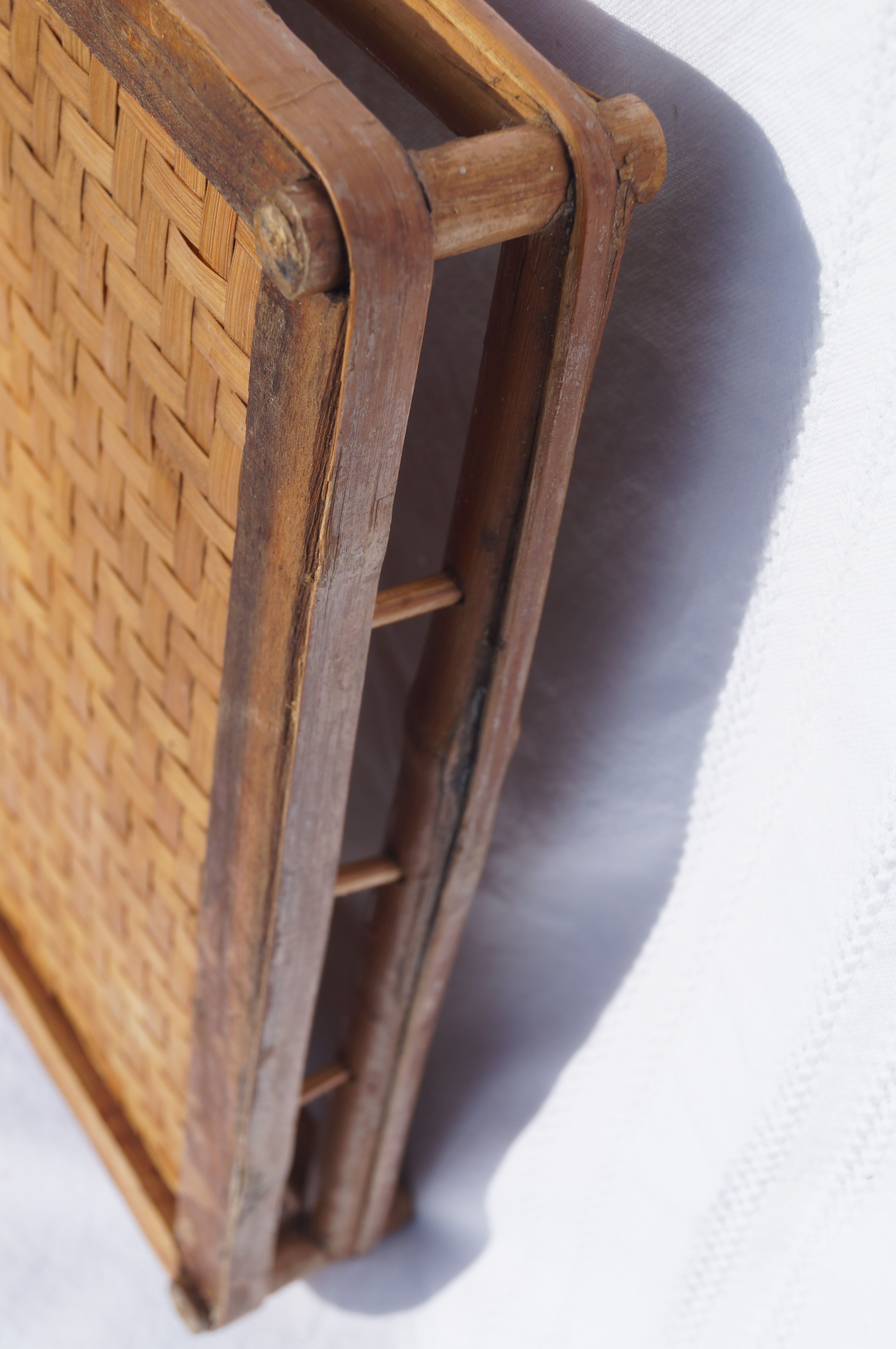 Tray in bamboo and wood