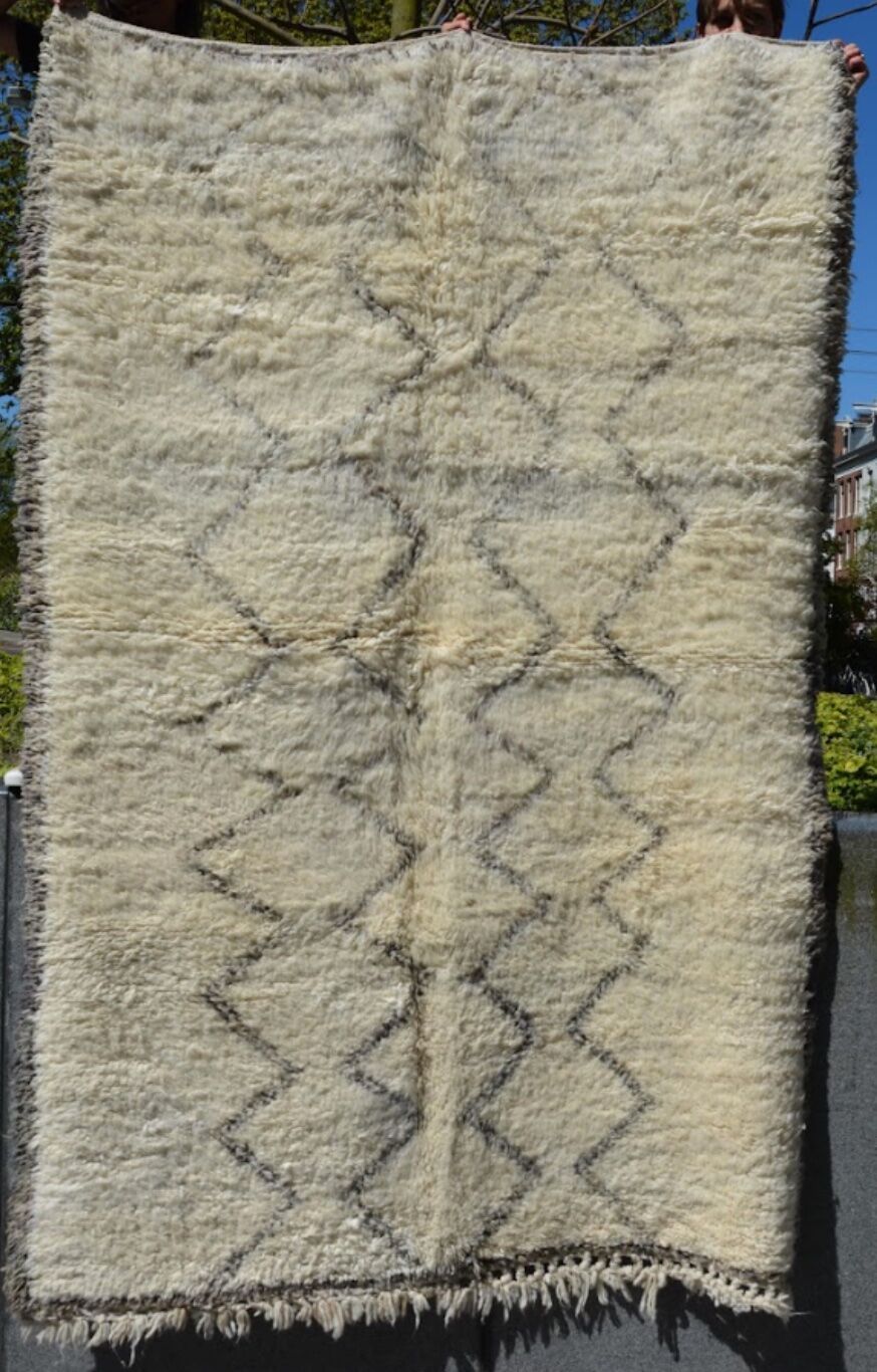 Vintage beni ourian moroccan wool rug