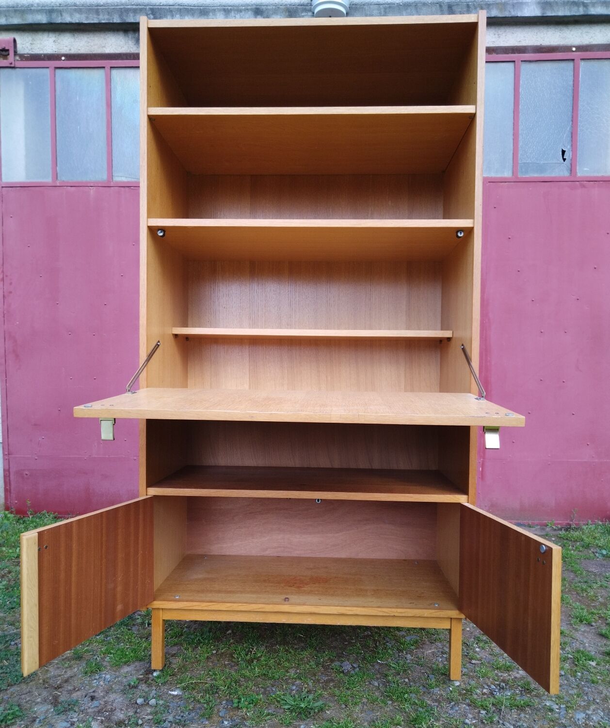 Secretary, Scandinavian style library