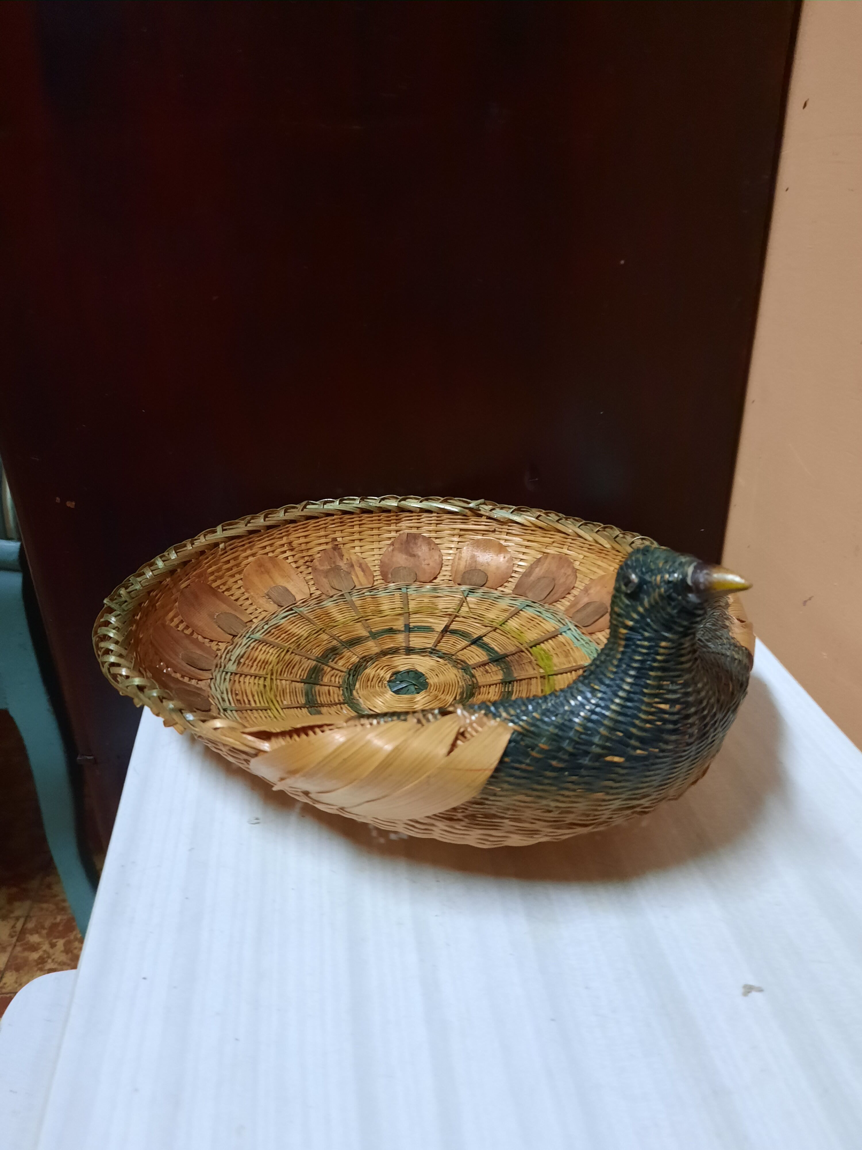 Peacock-shaped basket