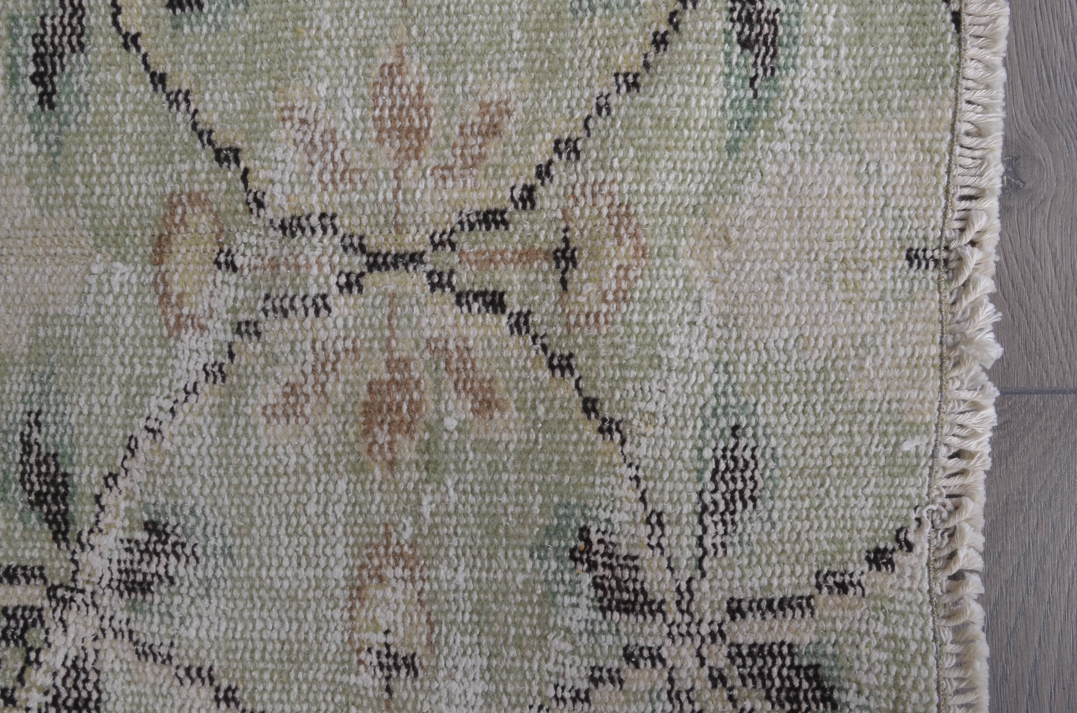 Tapis décoratif en laine anatolienne Oushak, référence 1326