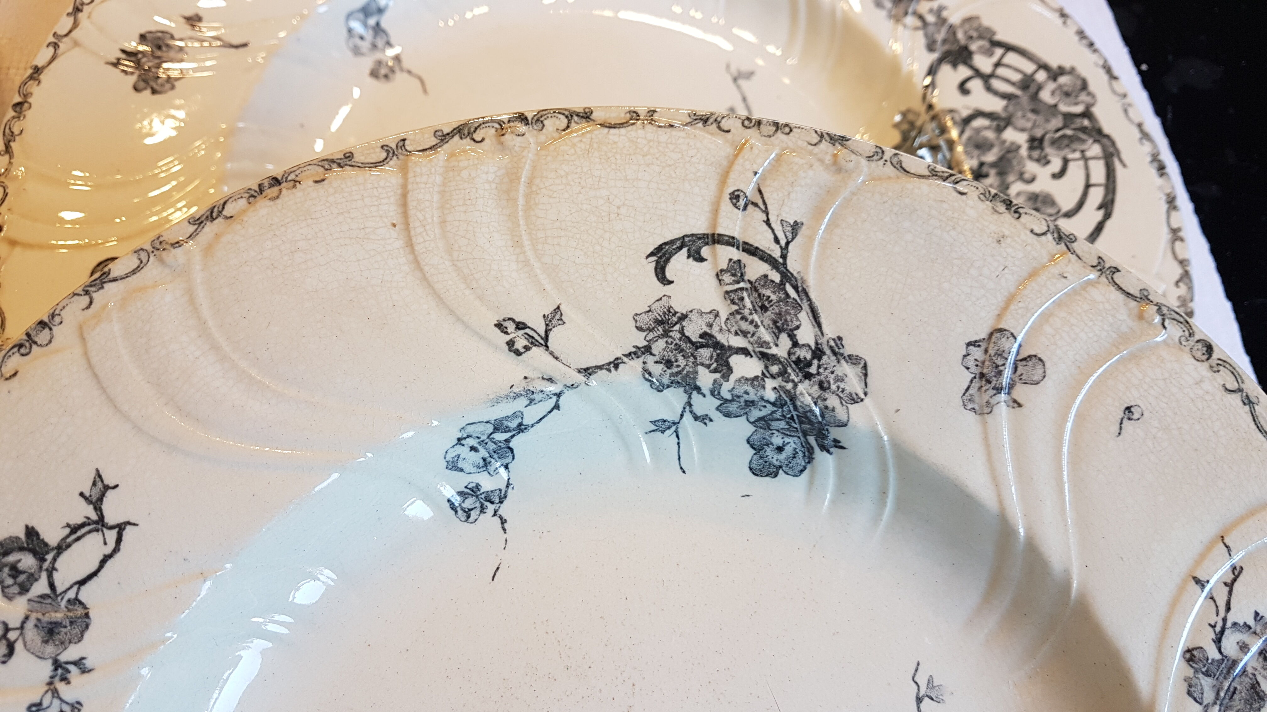 Suite of 4 plates ceramic décor of flowers