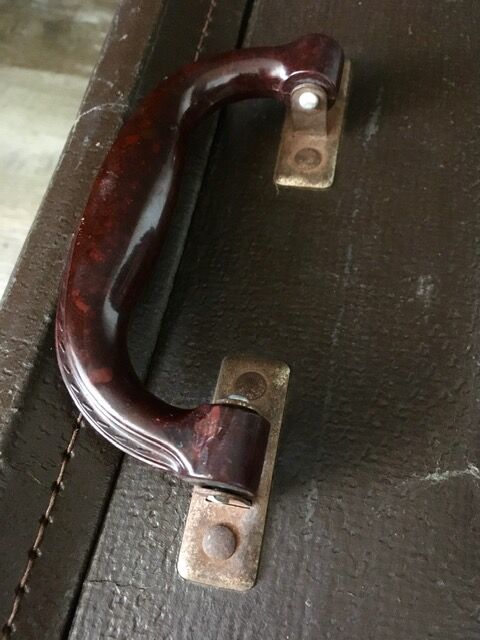 Vintage brown suitcase handle in Bakelite