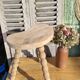 Tabouret tripode de vacher en bois brut
