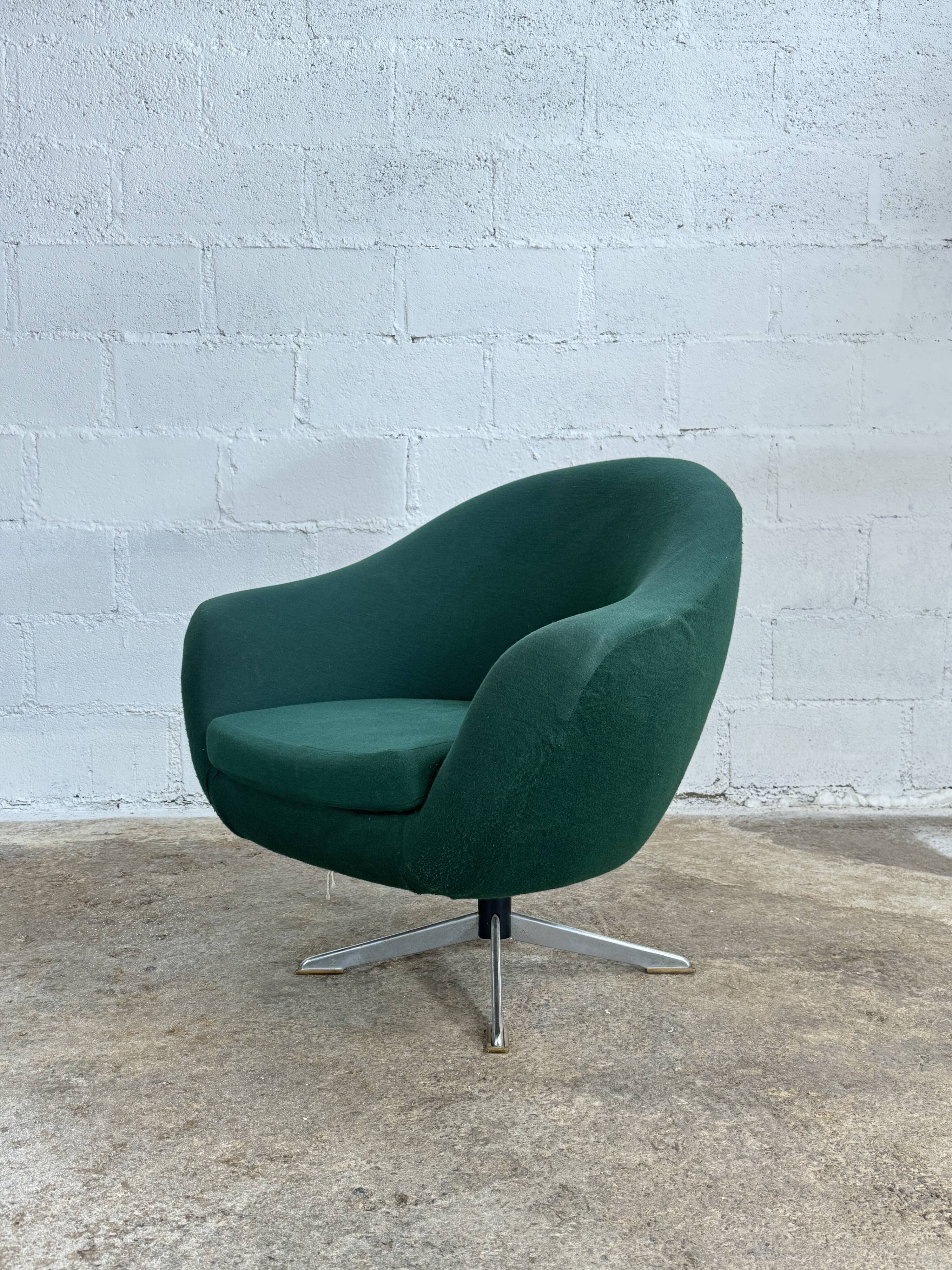 Vintage green egg chair
