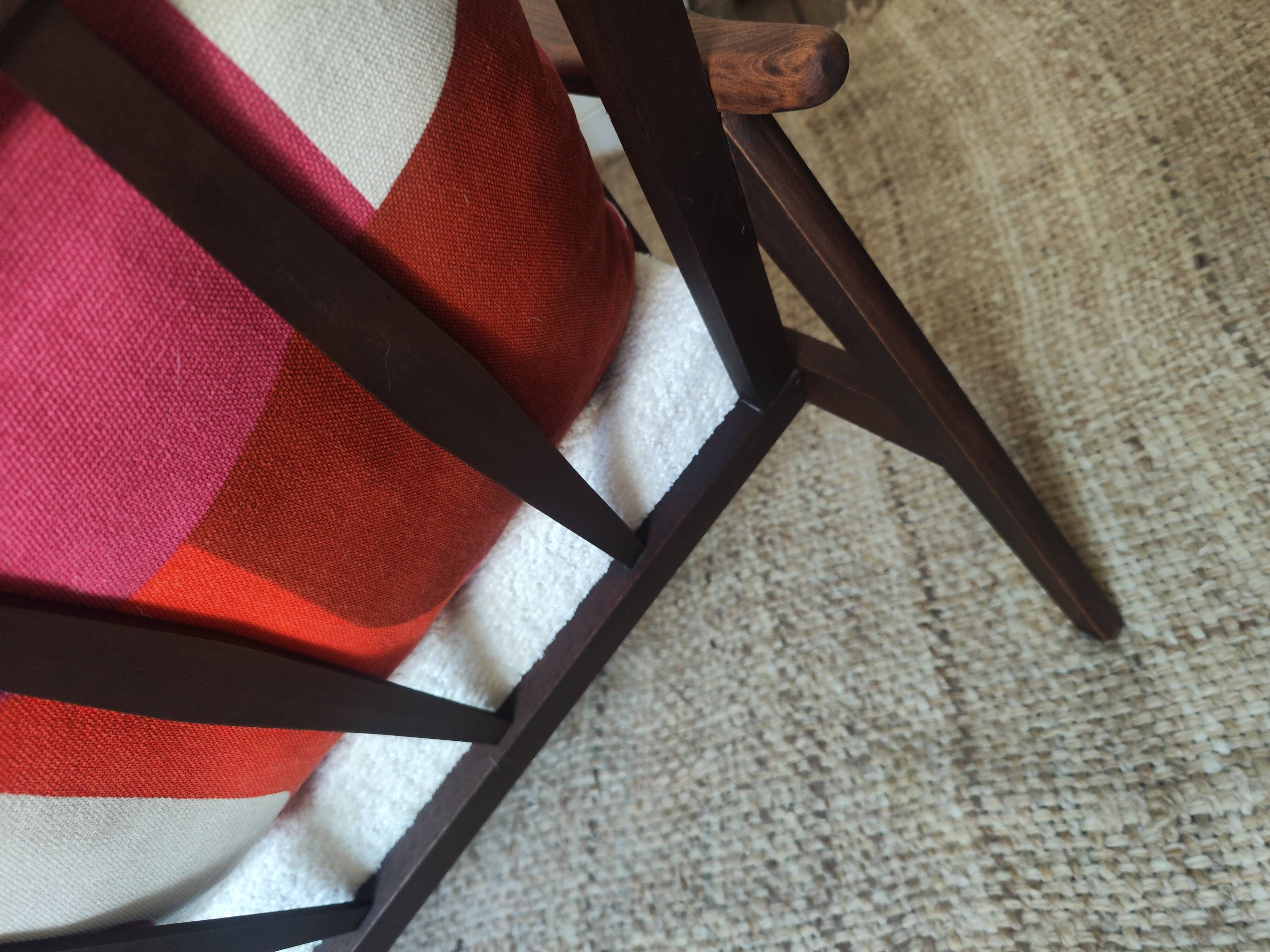 Scandinavian-style bench