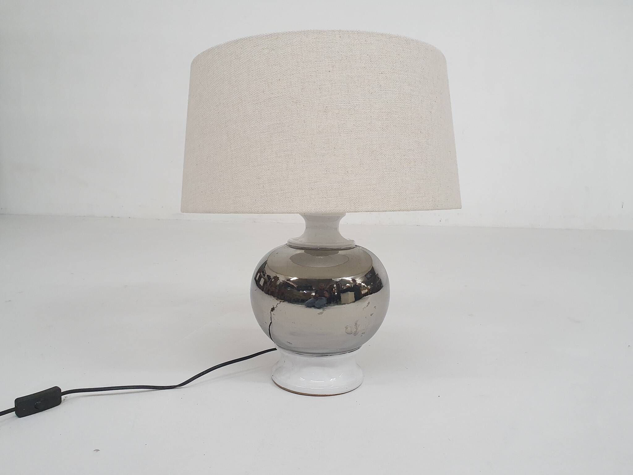 White and silver ceramic table light attrb. to Bitossi, Italy 1970's
