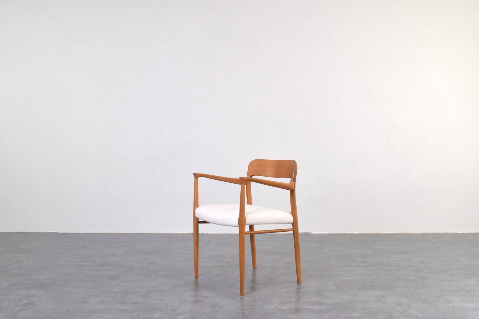 Chaise de salle à manger danoise modèle 56 du milieu du siècle par Niels O. Møller pour J.L. Møller