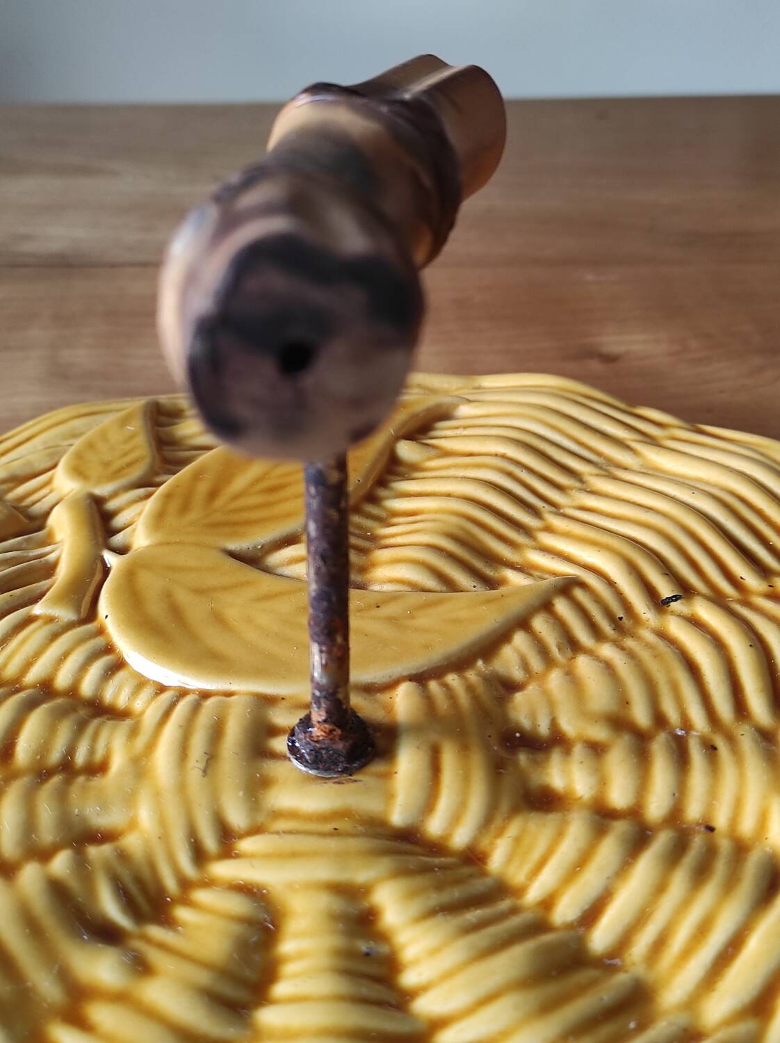 Ceramic cheese board with bamboo handle