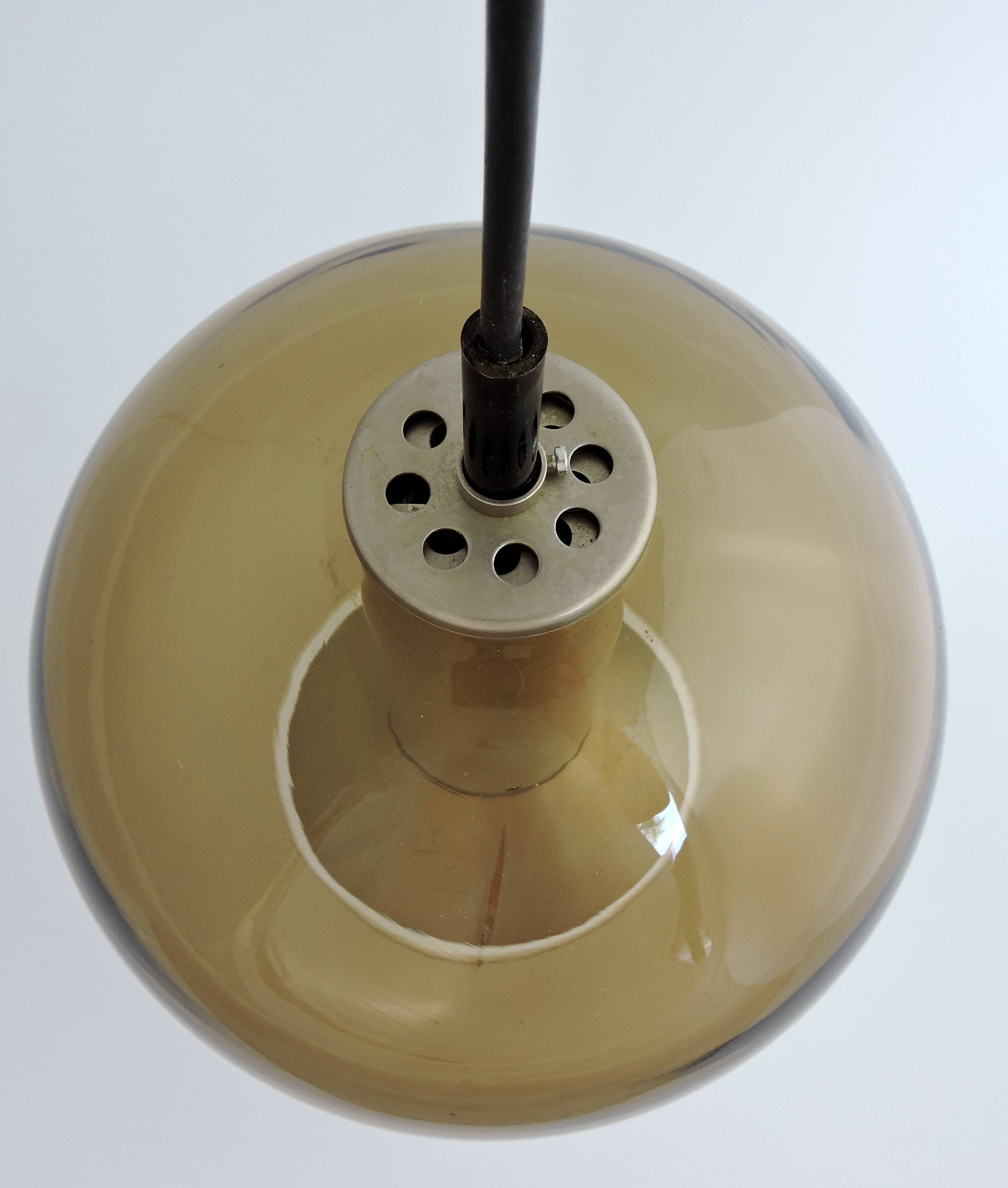 Lampe globe suspension  de frank ligtelijn pour raak
