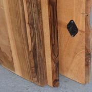 Argentier vitrine brutaliste forme libre en olivier