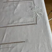 Nappe brodée ancienne