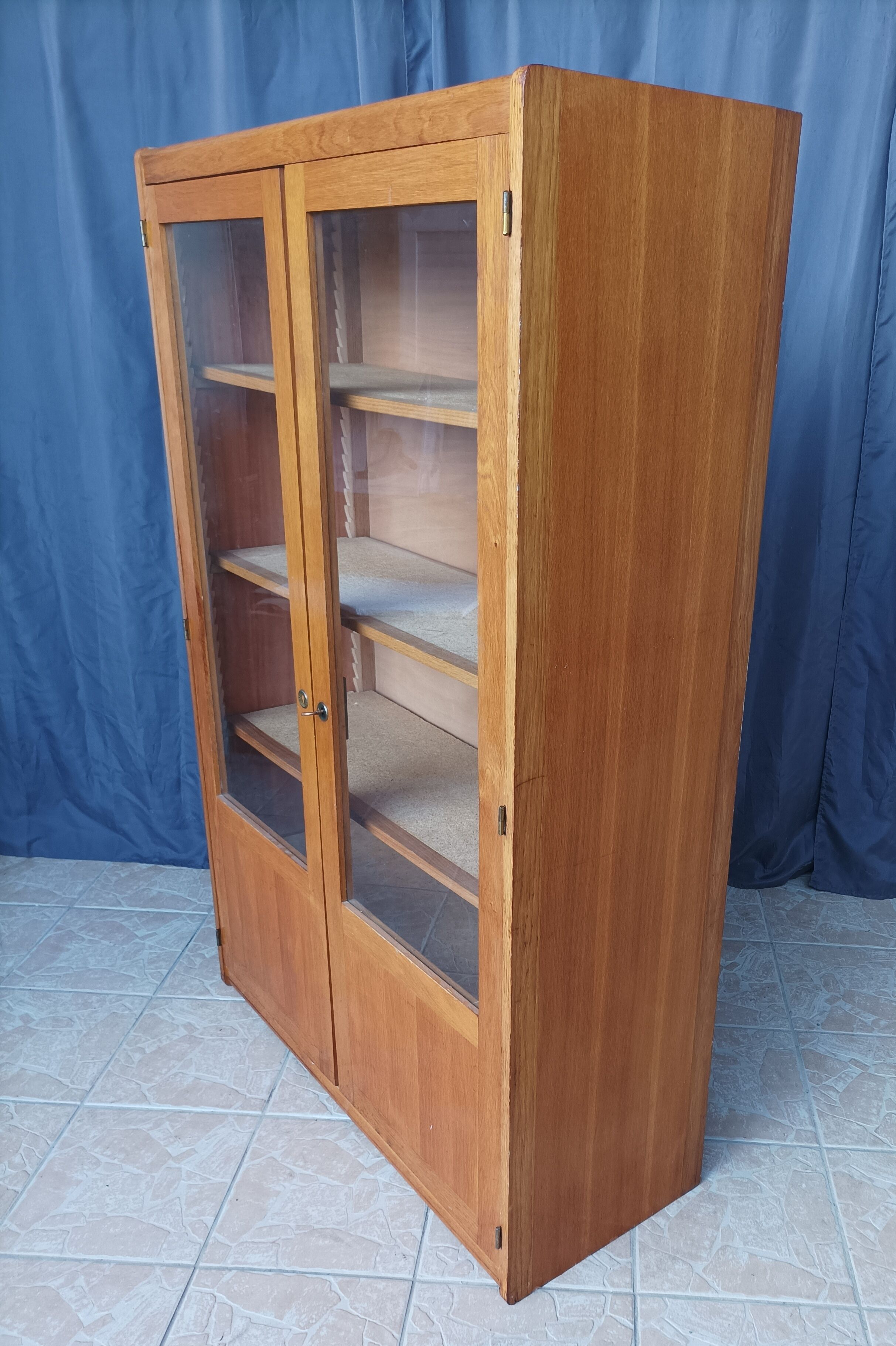 Vintage display bookcase in light oak
