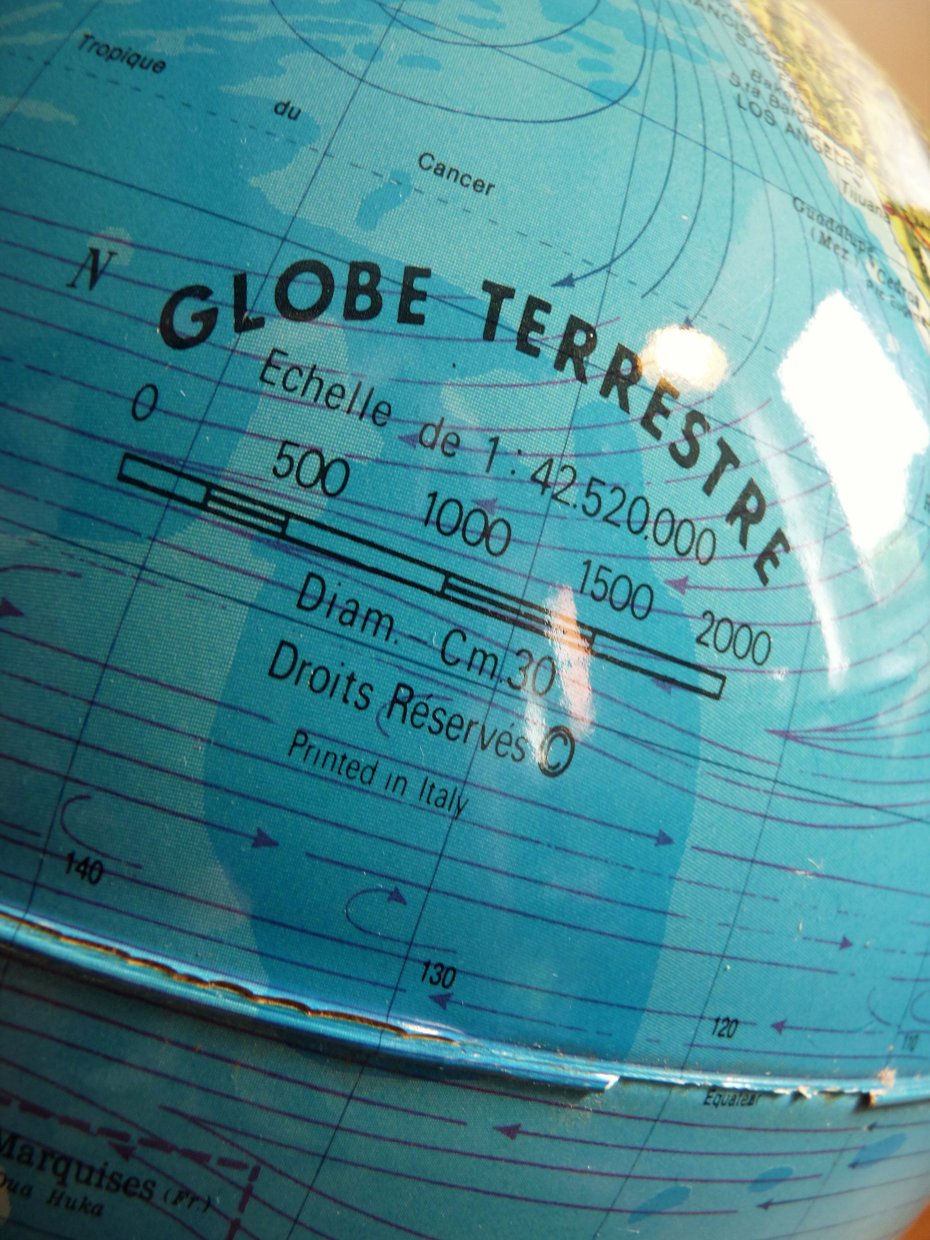 Luminous globe year 80