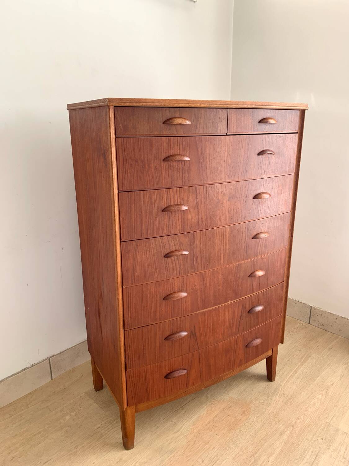 Danish 8-drawer chest of drawers in teak