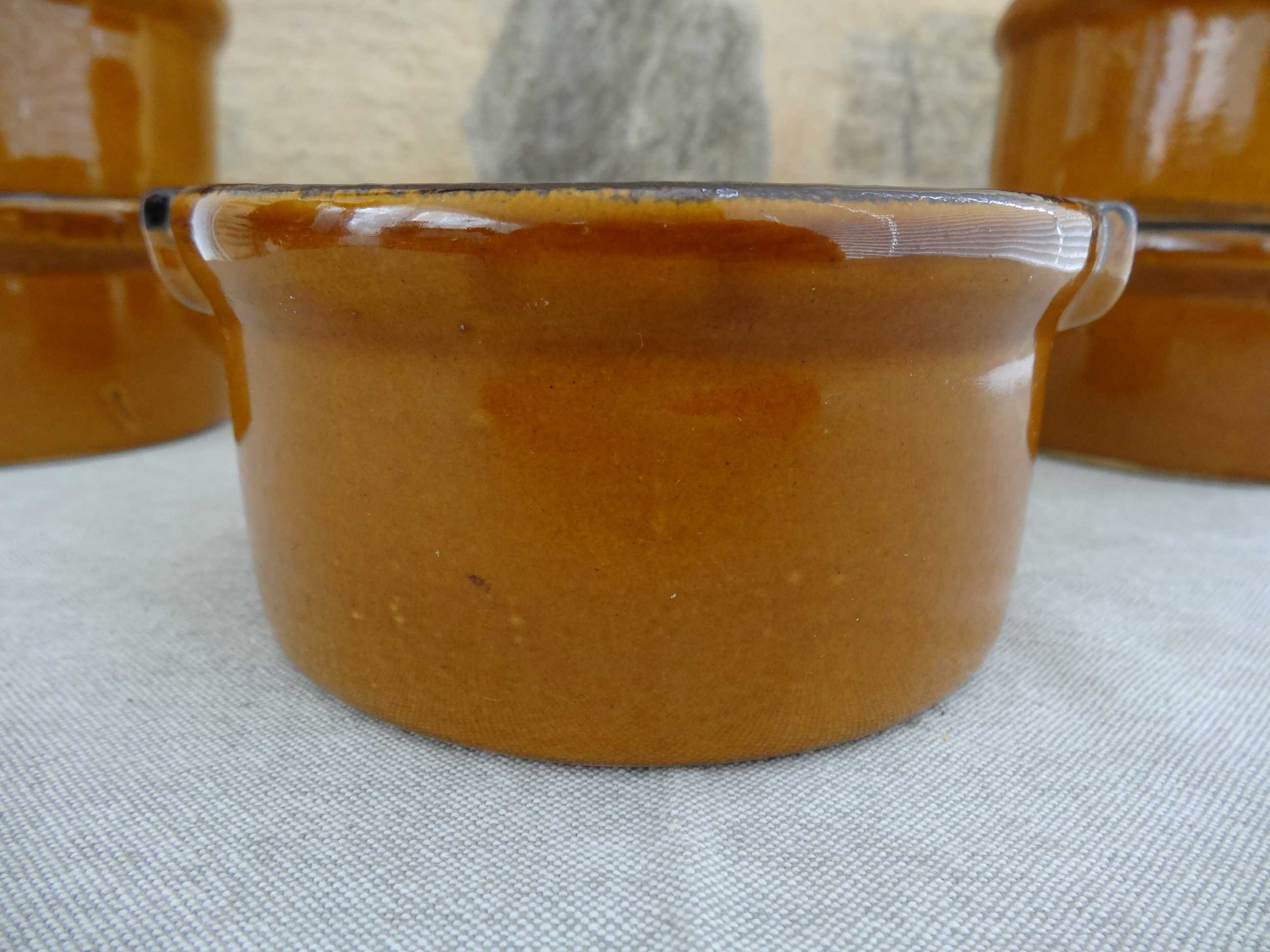 5 cocottes rondes en grès avec couvercle vintage