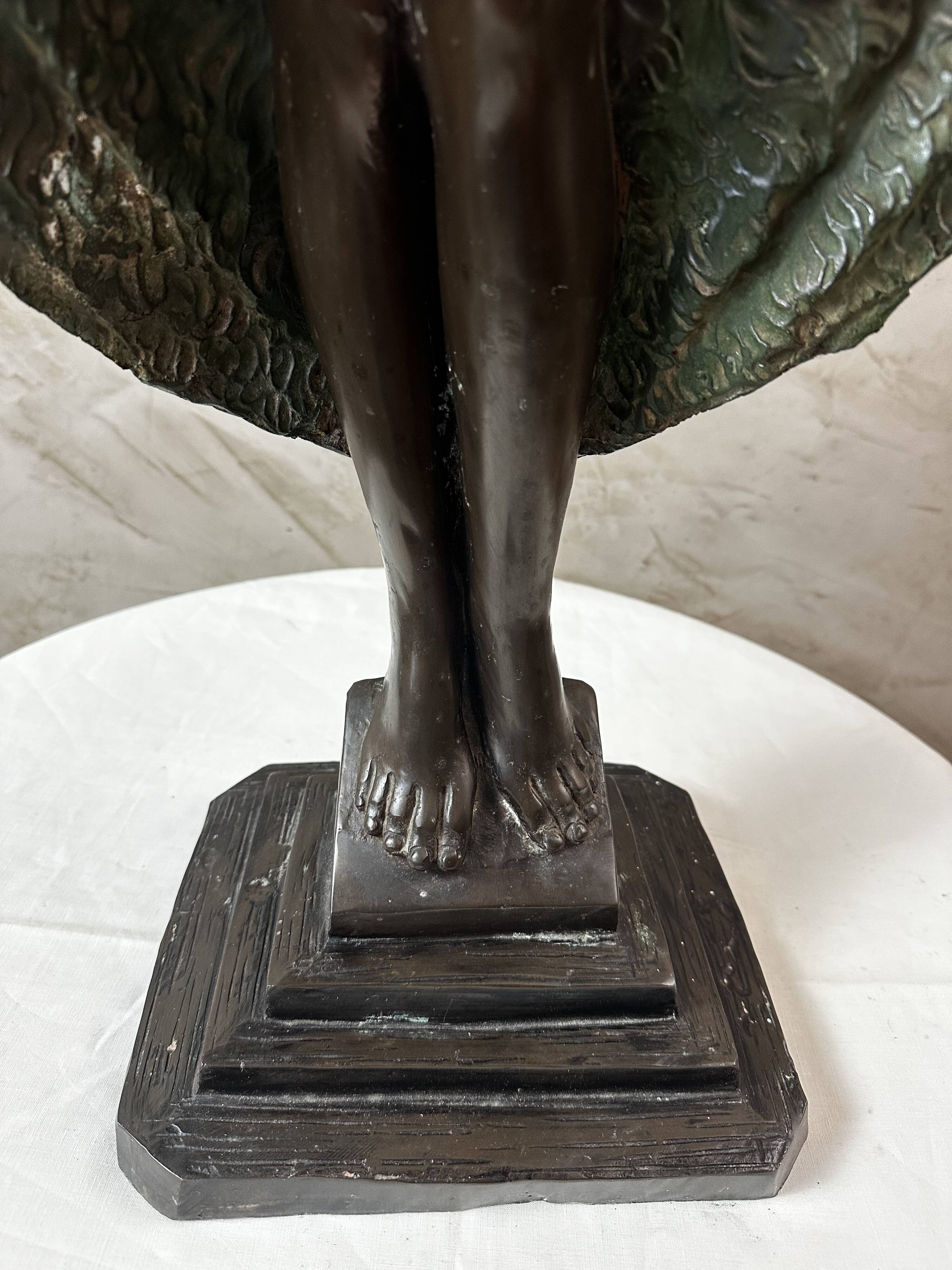 Sculpture art deco