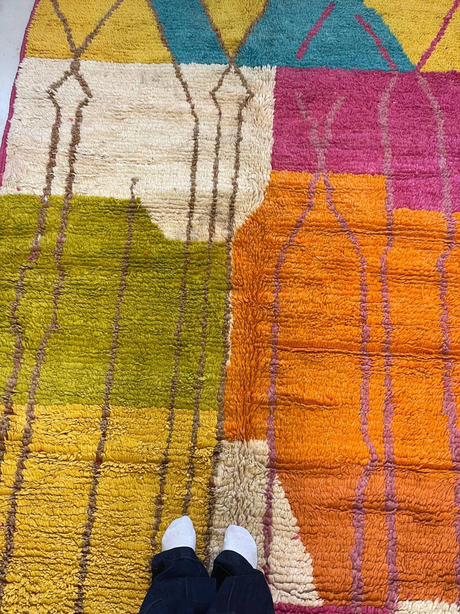 Multicoloured handmade wool Berber rug – 162 × 257 cm