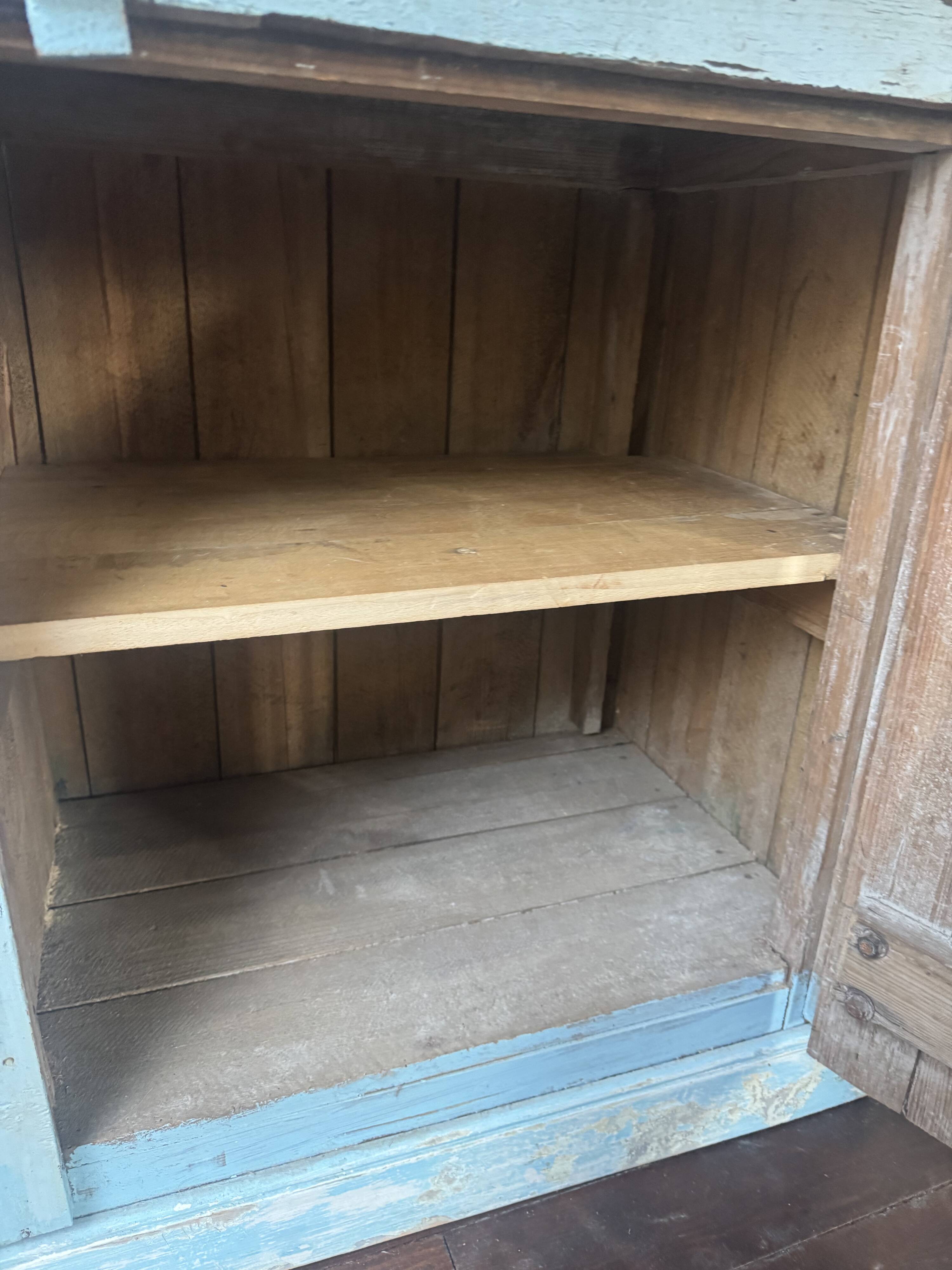 Antique fishmonger’s furniture – Solid stone top – Nearly century-old piece