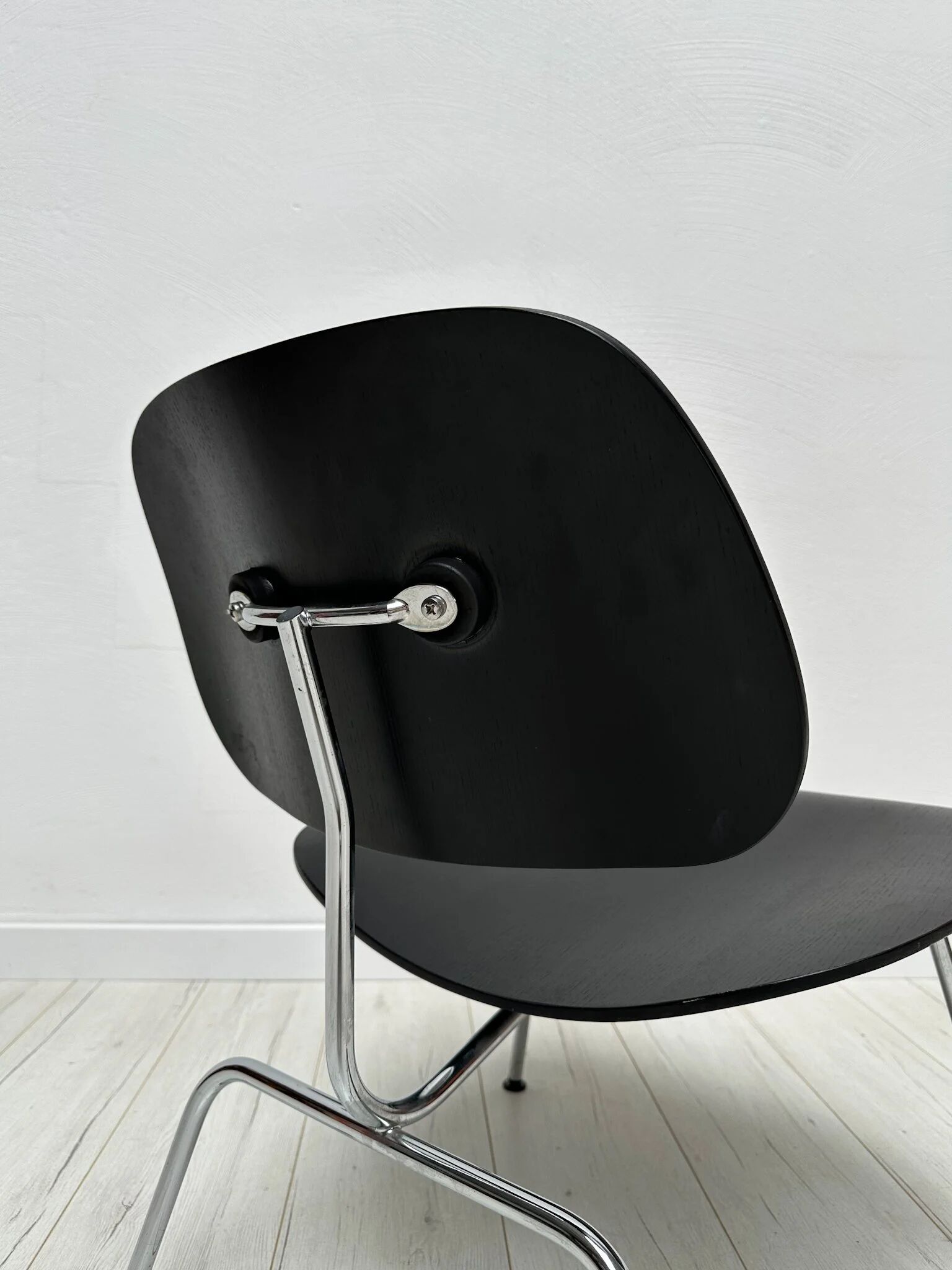 1970s vintage Eames LCM plywood lounge chair by Charles & Ray Eames for Vitra