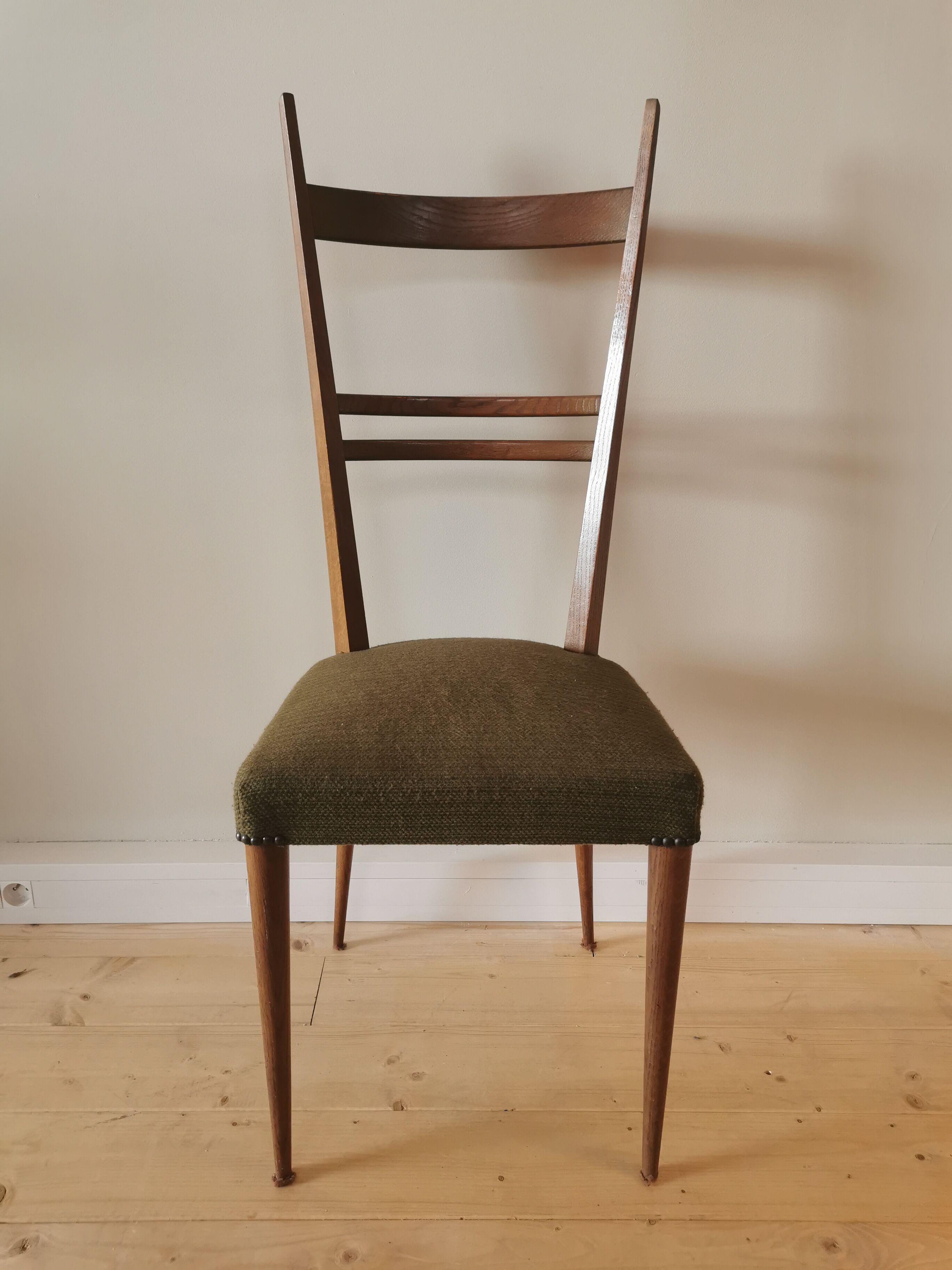 Lot of 6 Italian oak chairs from the 60s