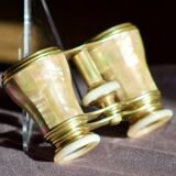 Twins Theatre / Napoleon model opera glasses in Mother-of-pearl and Golden Brass - Authentic