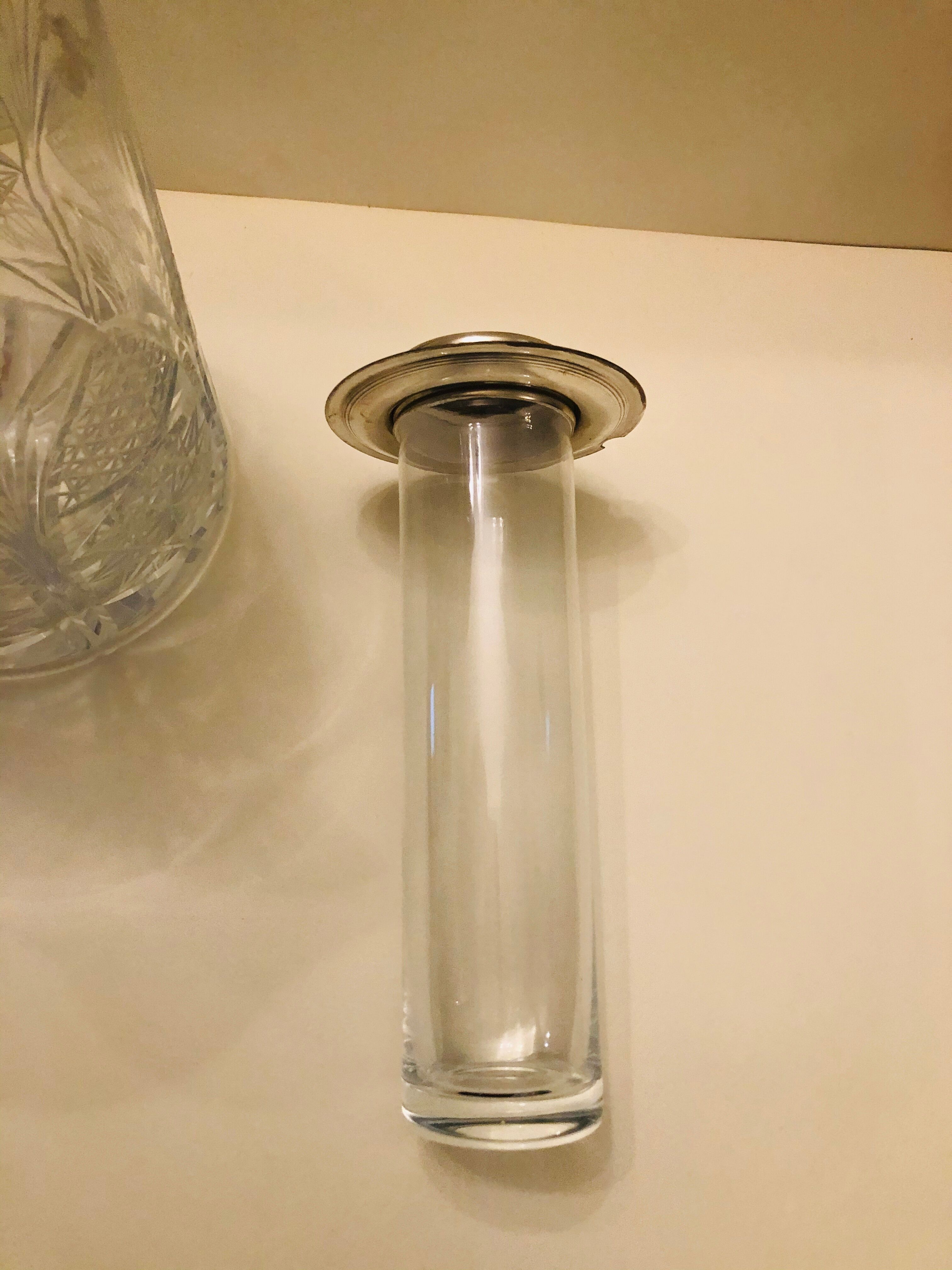 Refrigerant pitcher made of crystal and silver metal