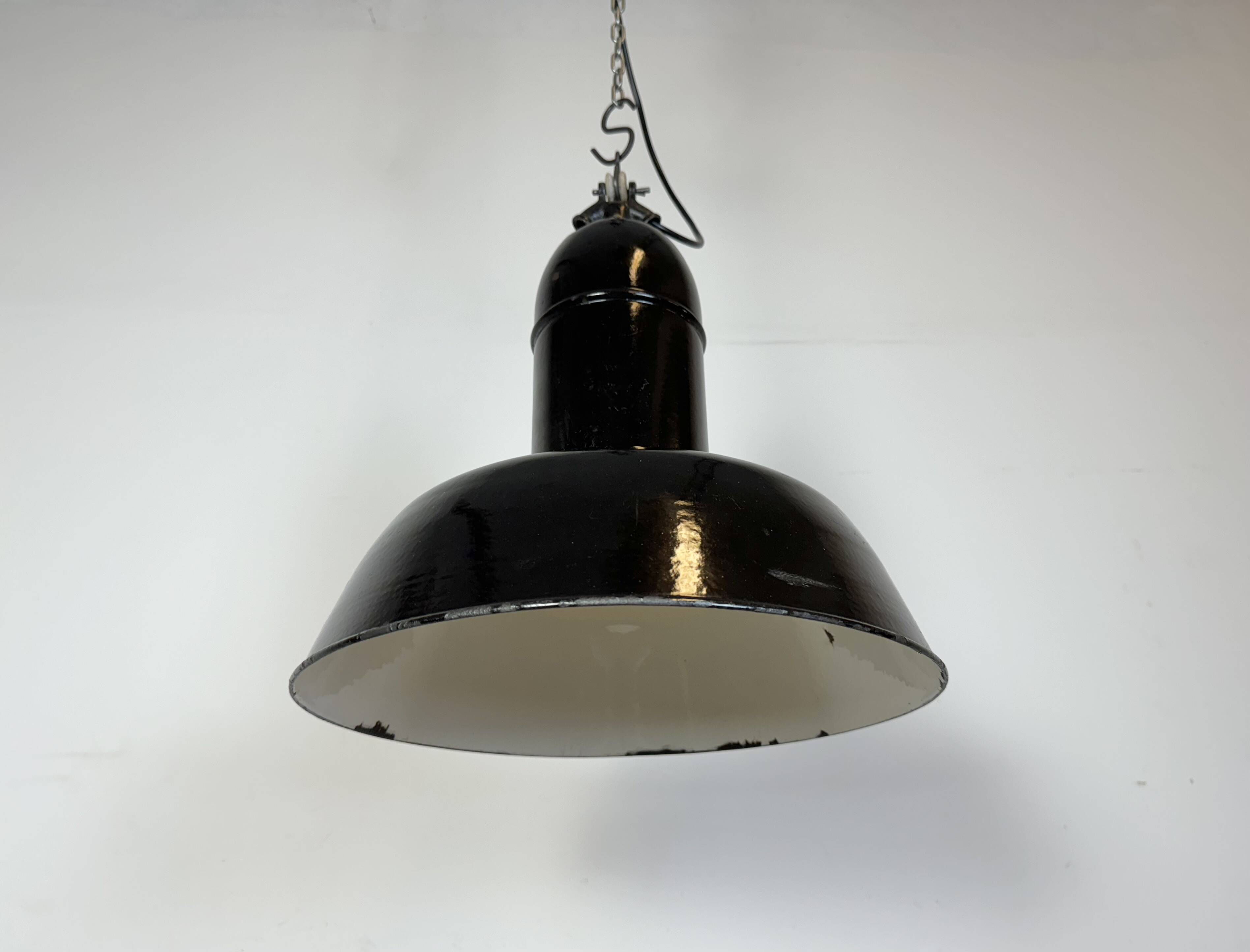 Industrial Black Enamel Factory Lamp with Cast Iron Top, 1930s