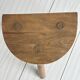 Tabouret tripode ancien en bois