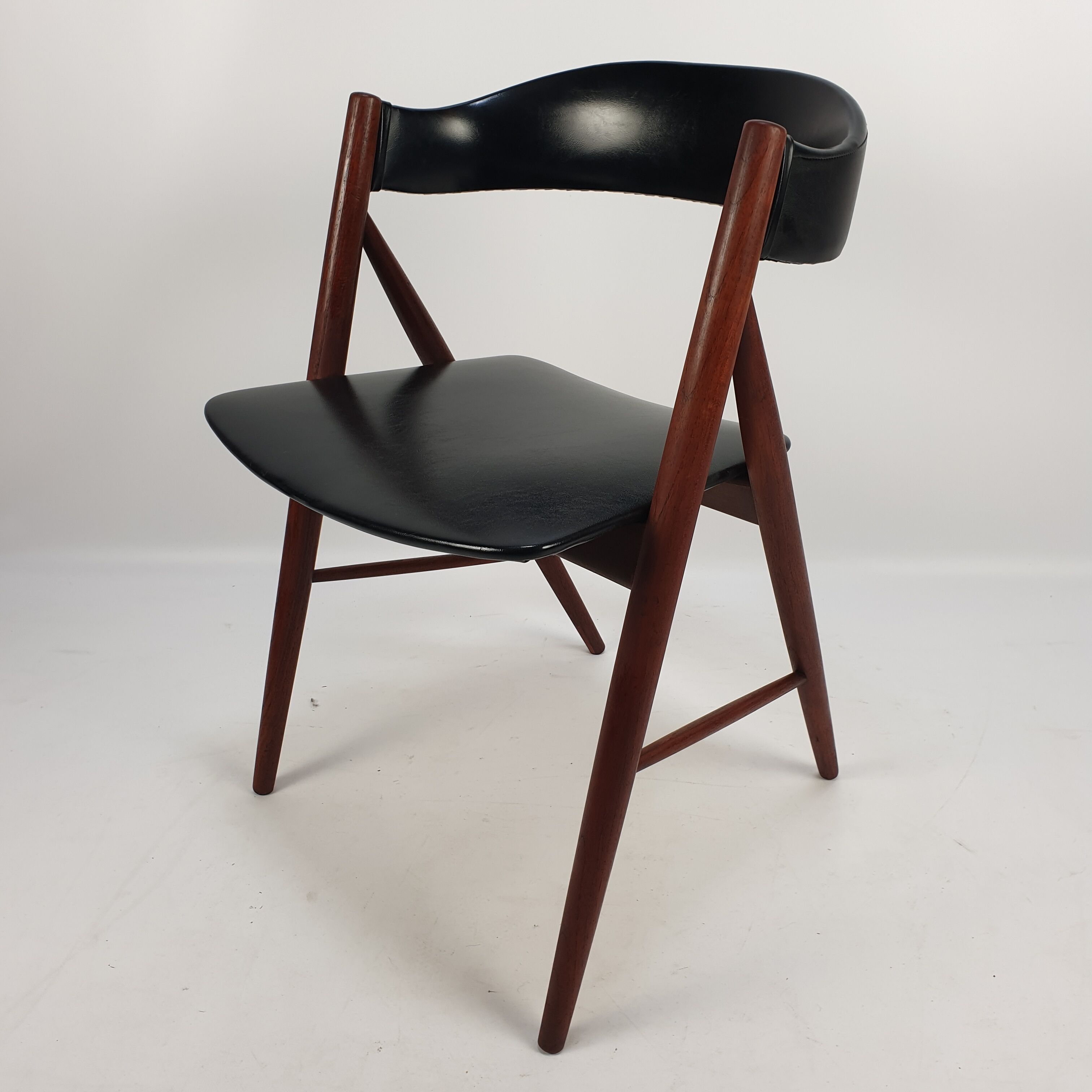 Mid-Century Danish Armchair in Teak, 1960s