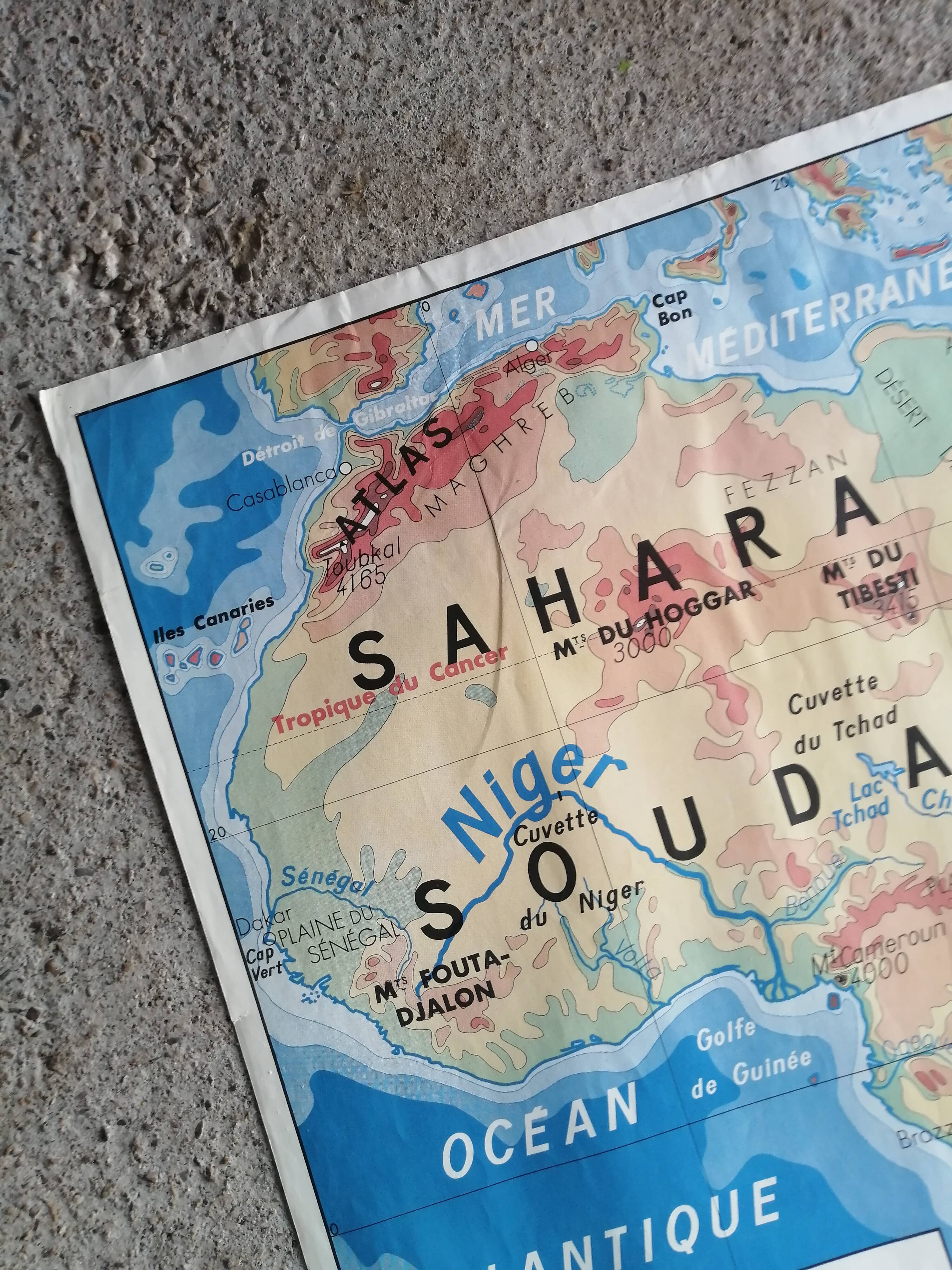 Vintage school map mdi: Africa-Europe physical.