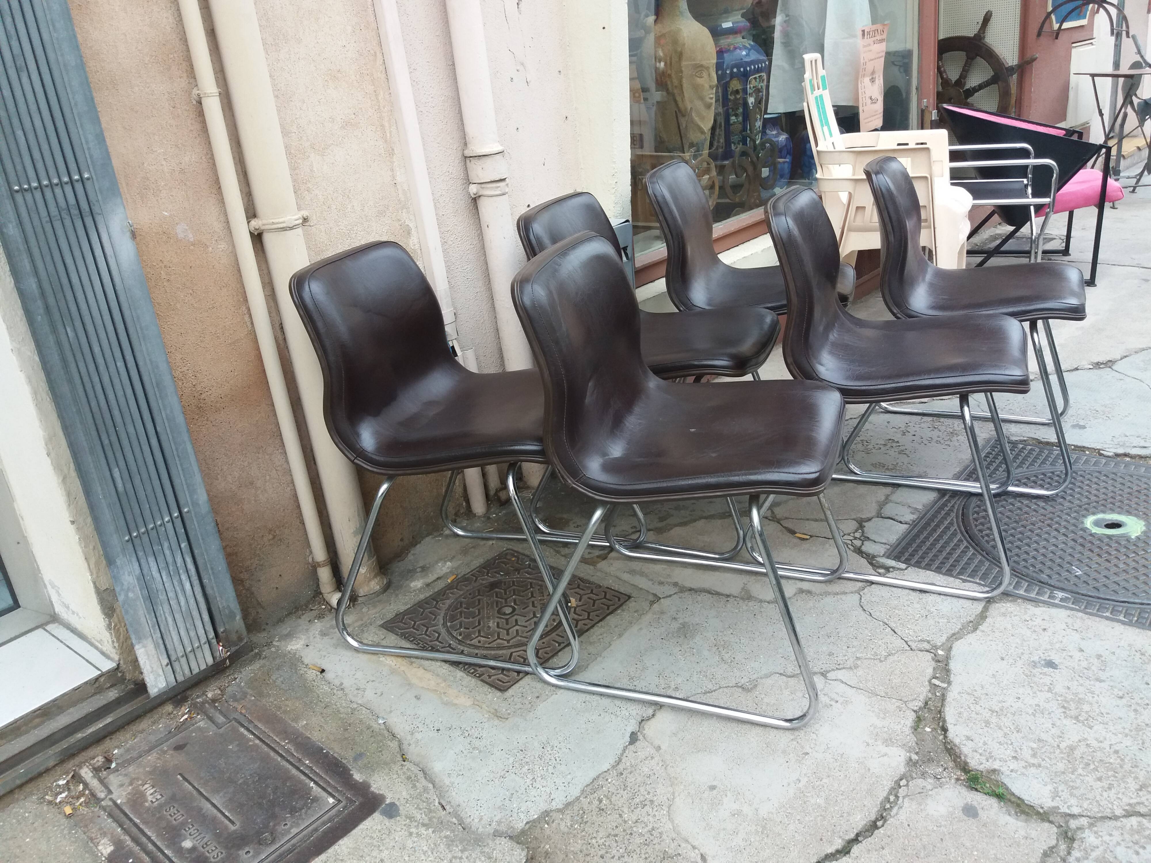 Set of 6 ergonomic chairs circa 1960
