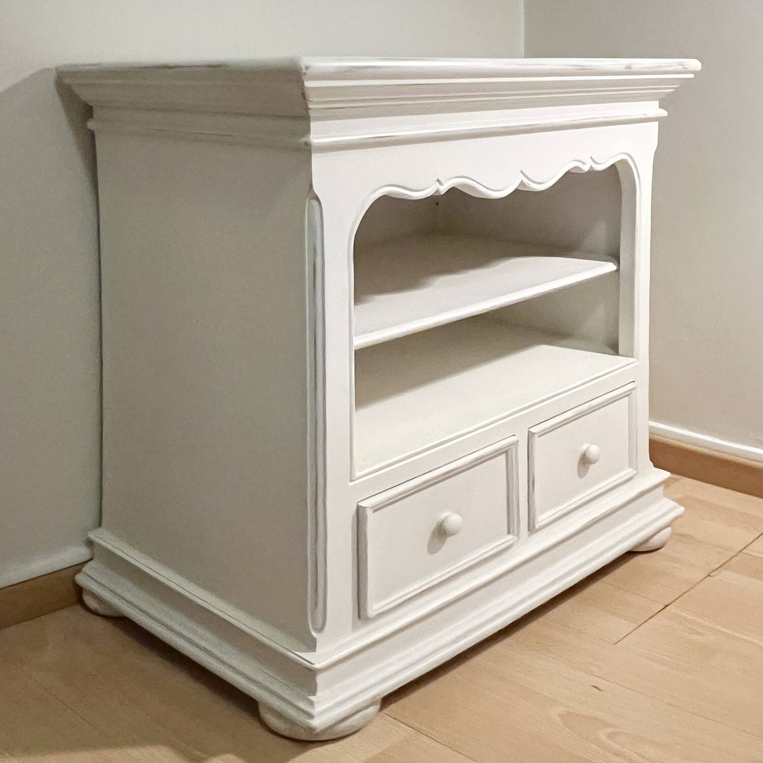 Small chest of drawers storage unit