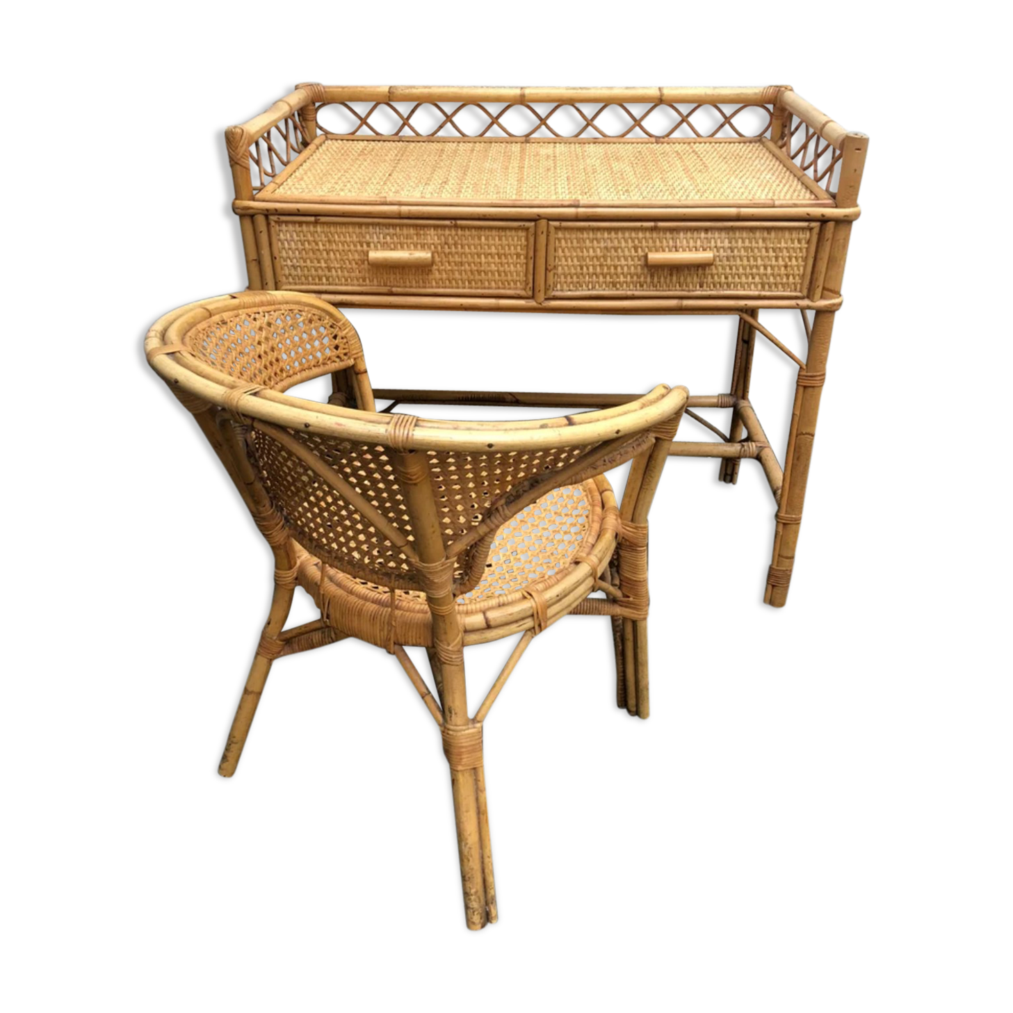 Rattan office with chair