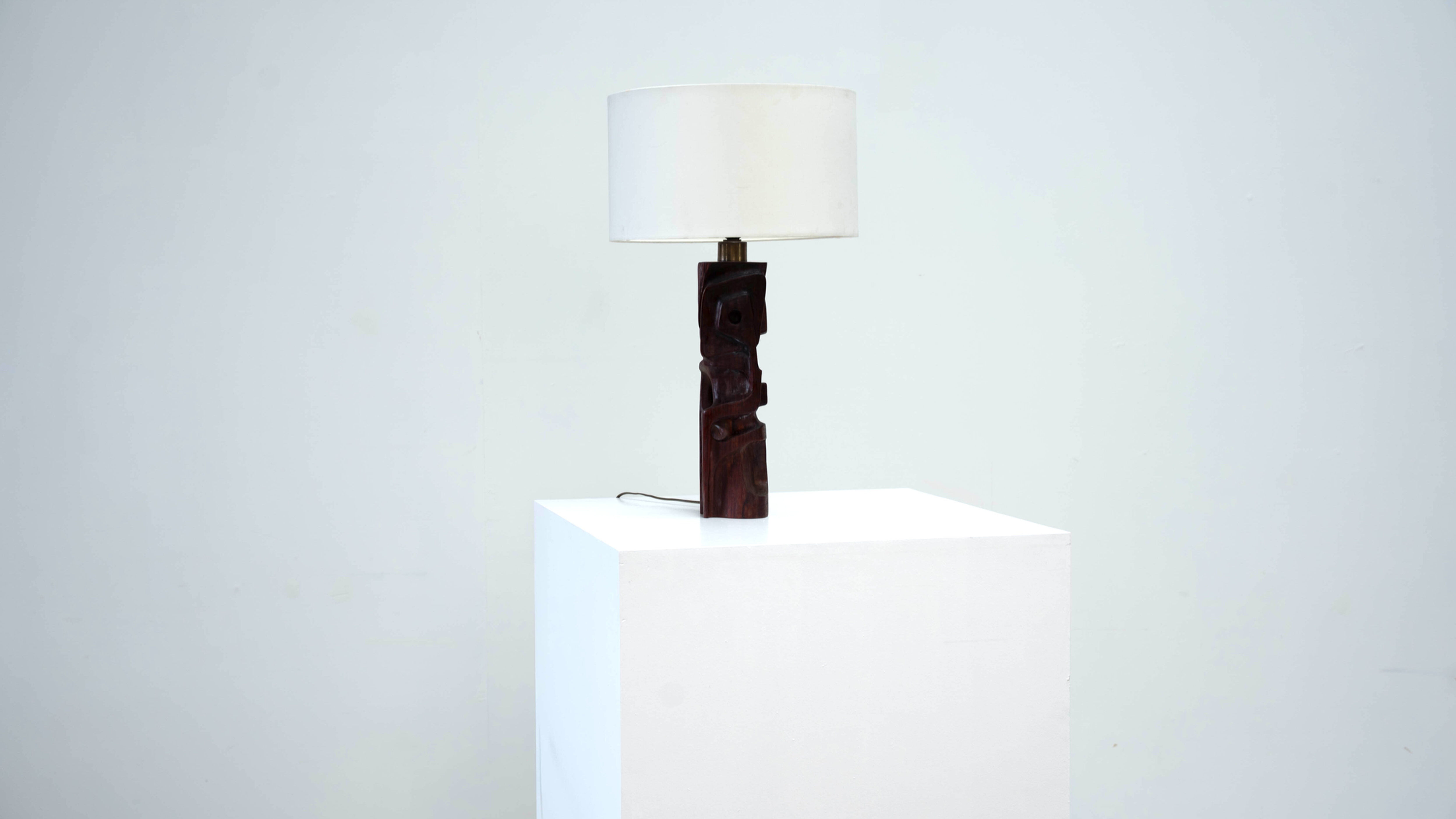 Sculptural table lamp by Gianni Pinna