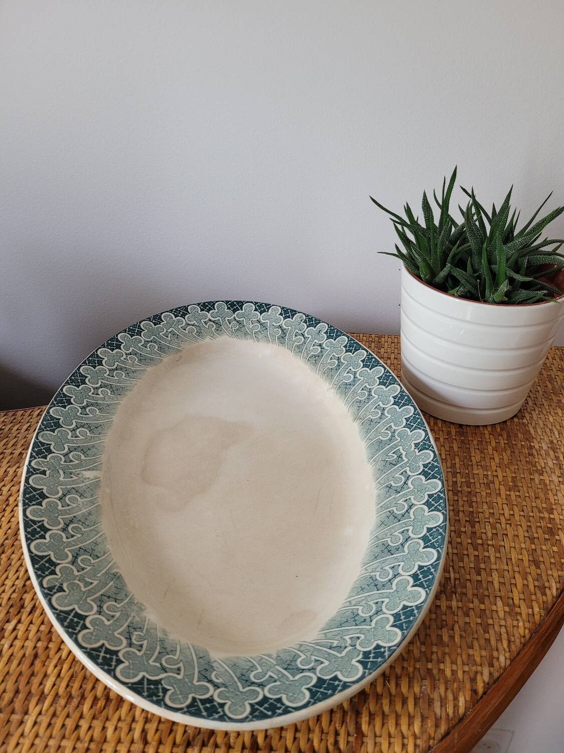 Long dish Richelieu Terre de fer