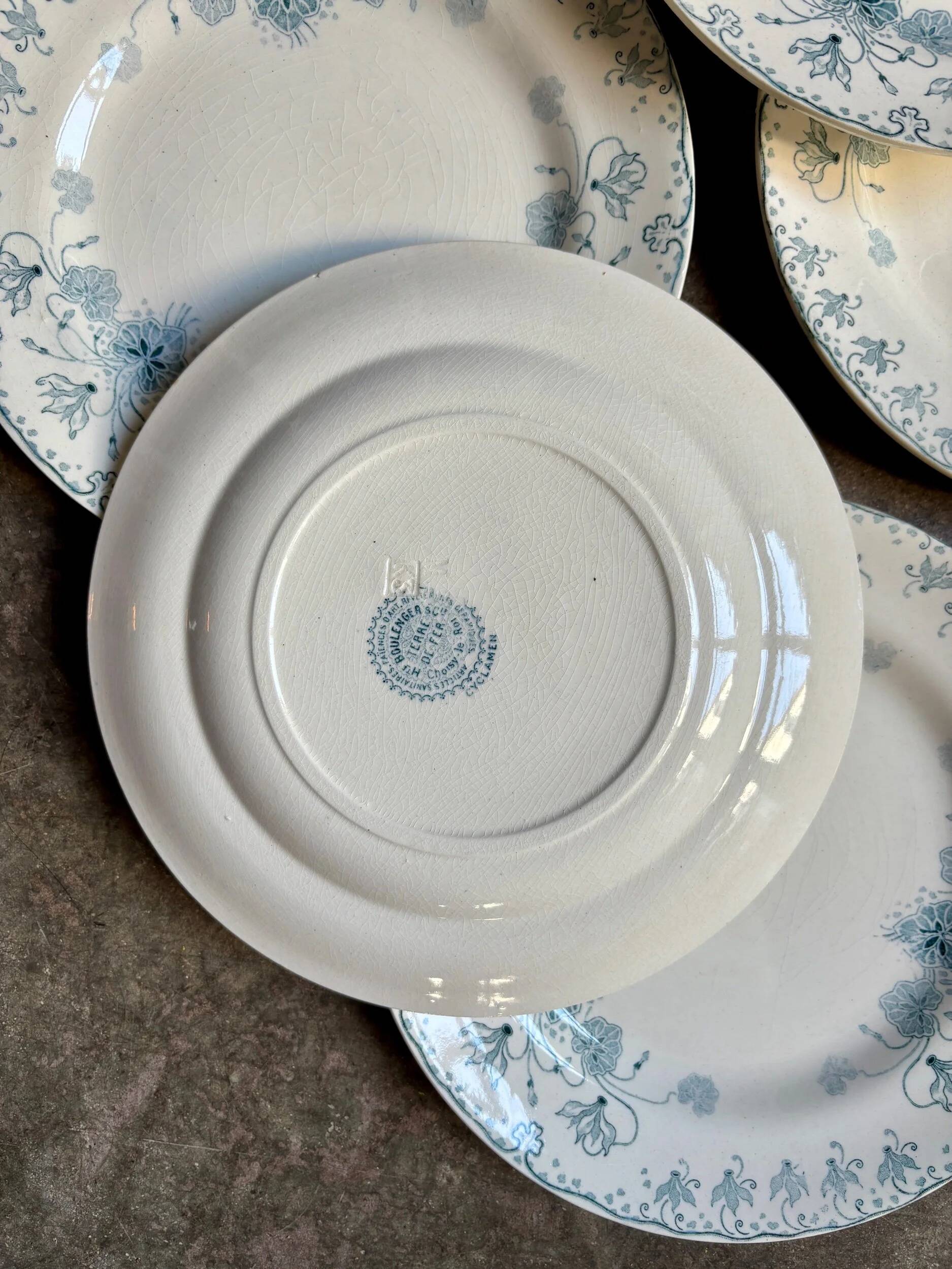 6 dessert plates H. Boulenger in Choisy-le-Roi in ironstone, "Cyclamen" service.