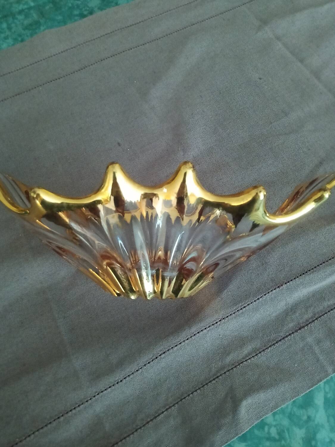 Crystal table centrepiece in very good condition.