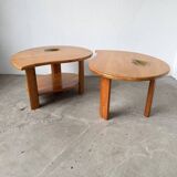 Tables basses en orme formant une goutte