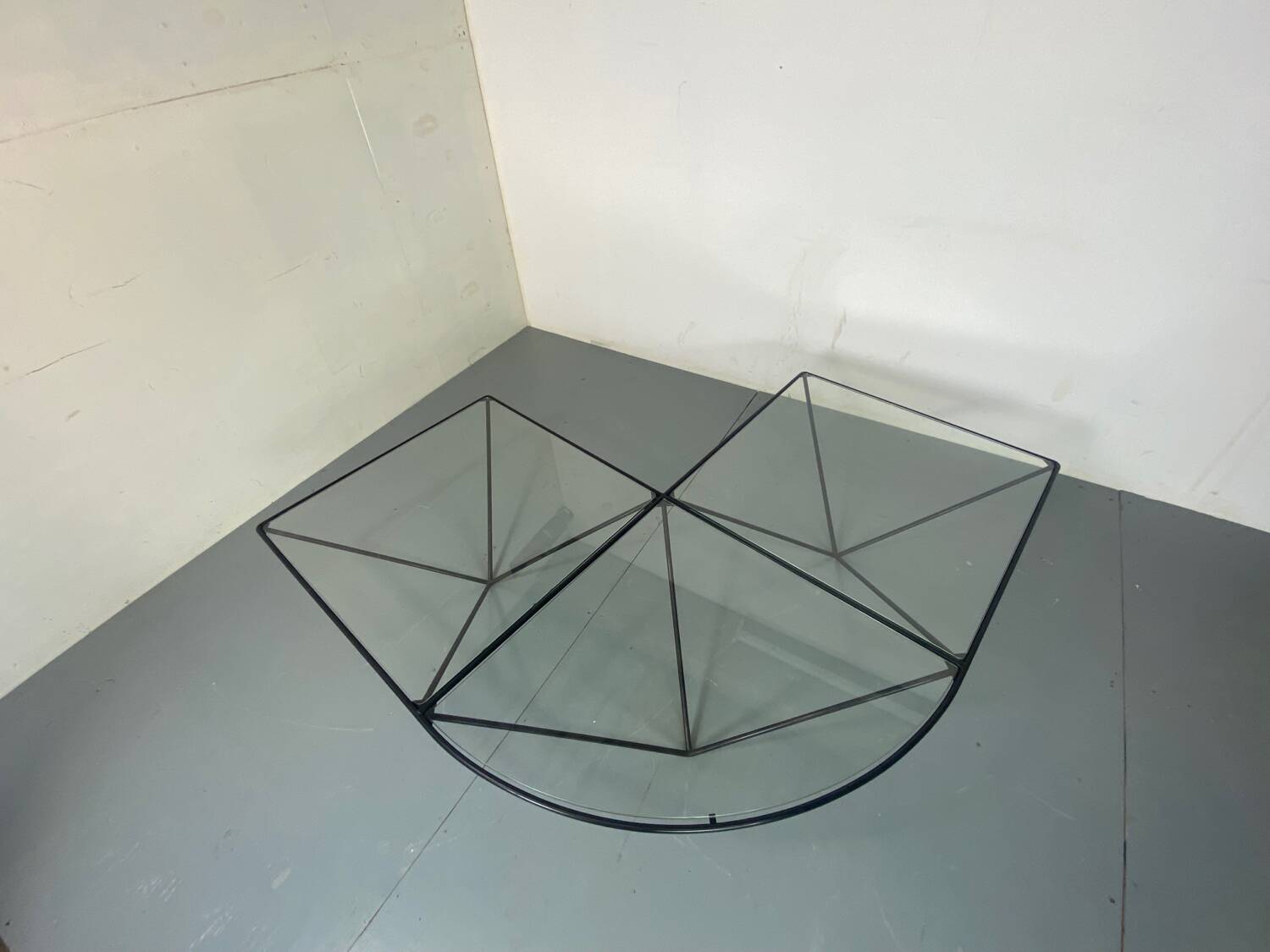 Table Basse Moderniste Furtive en Acier et Verre, Italie, années 1980