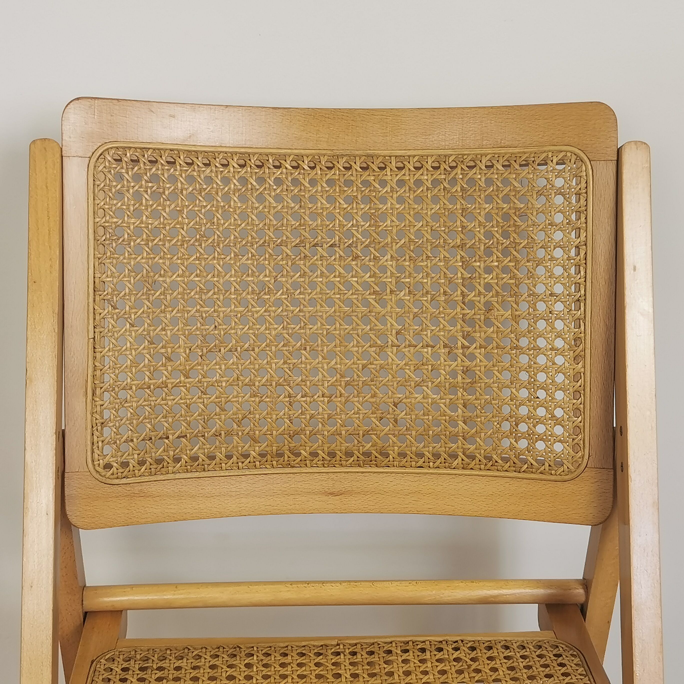 Chaises pliantes cannées