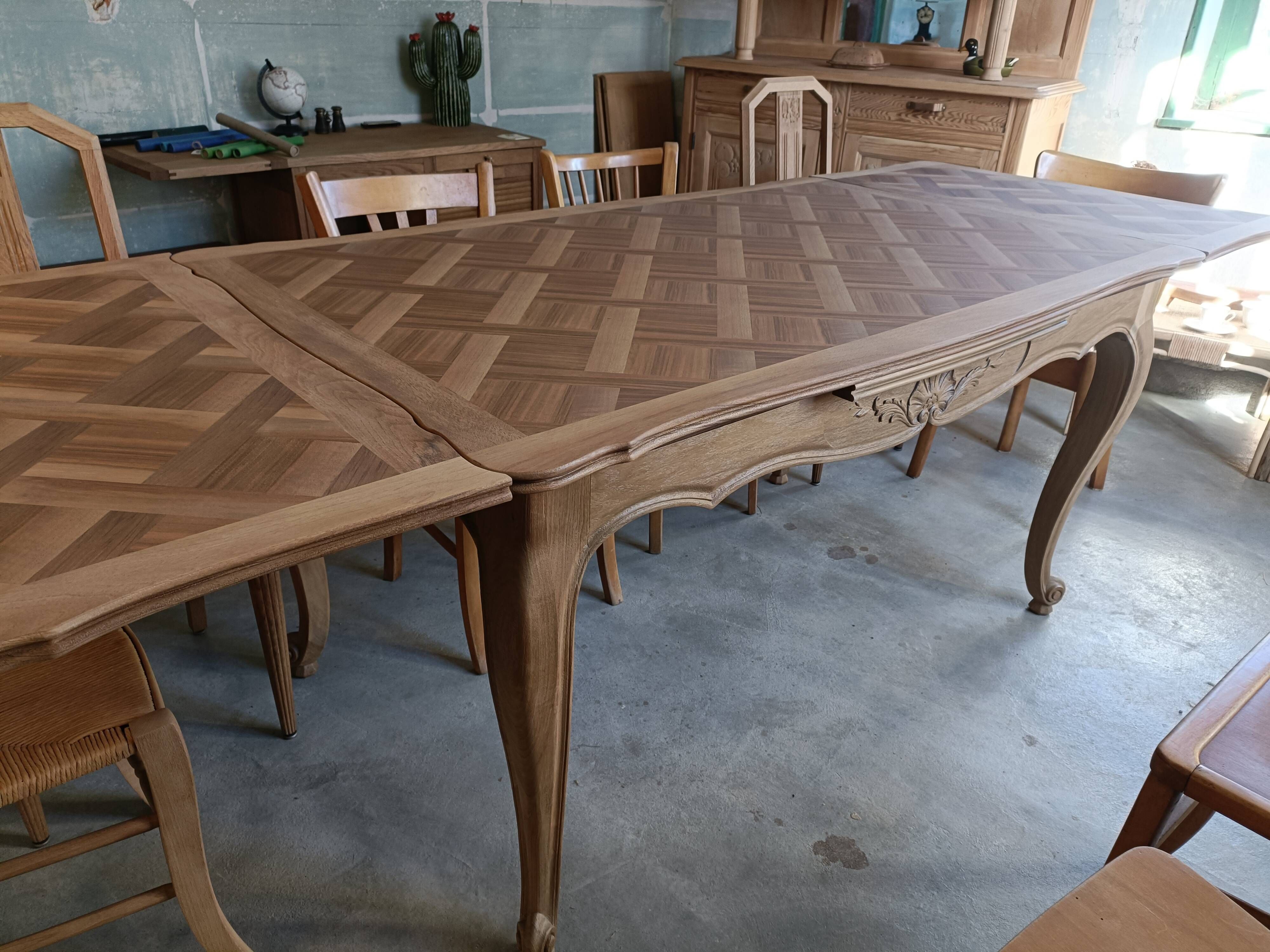 Table à manger Louis XV rénovée