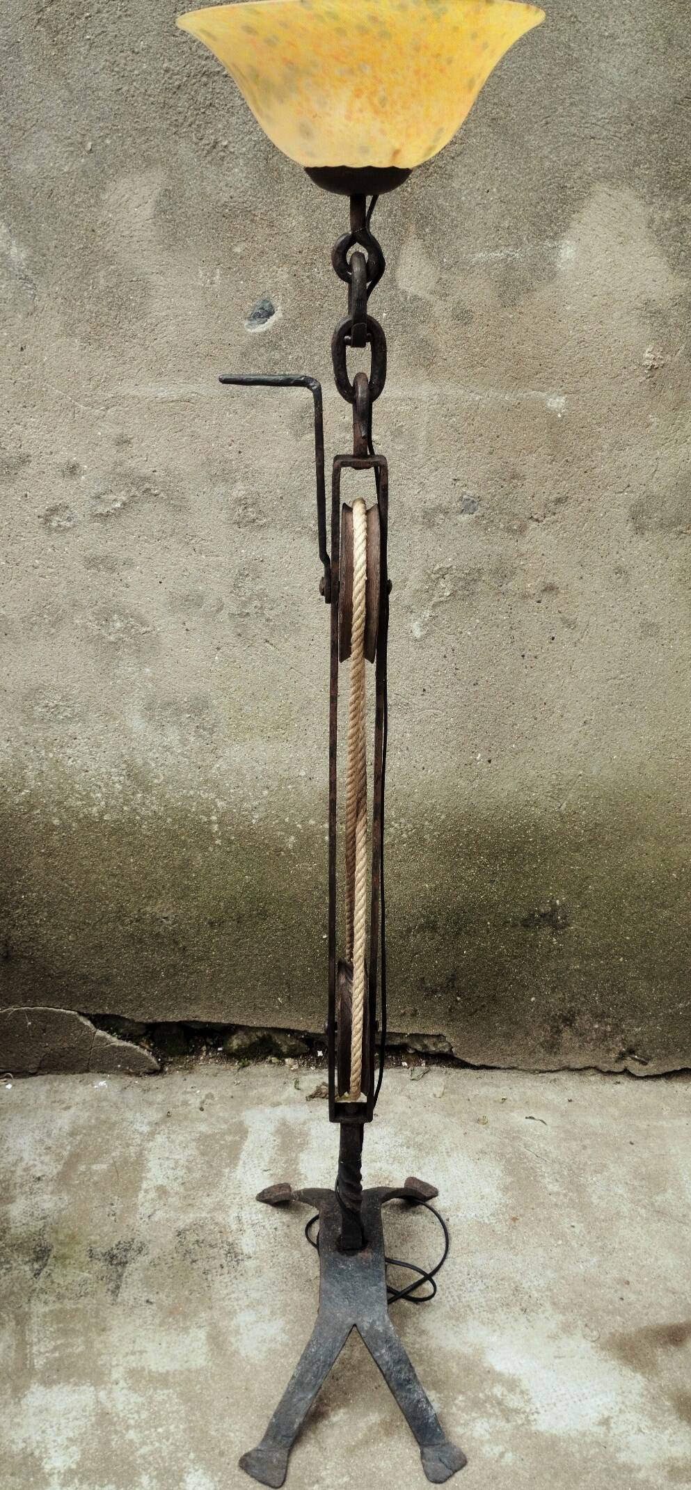 Brutalist floor lamp in wrought iron and glass paste