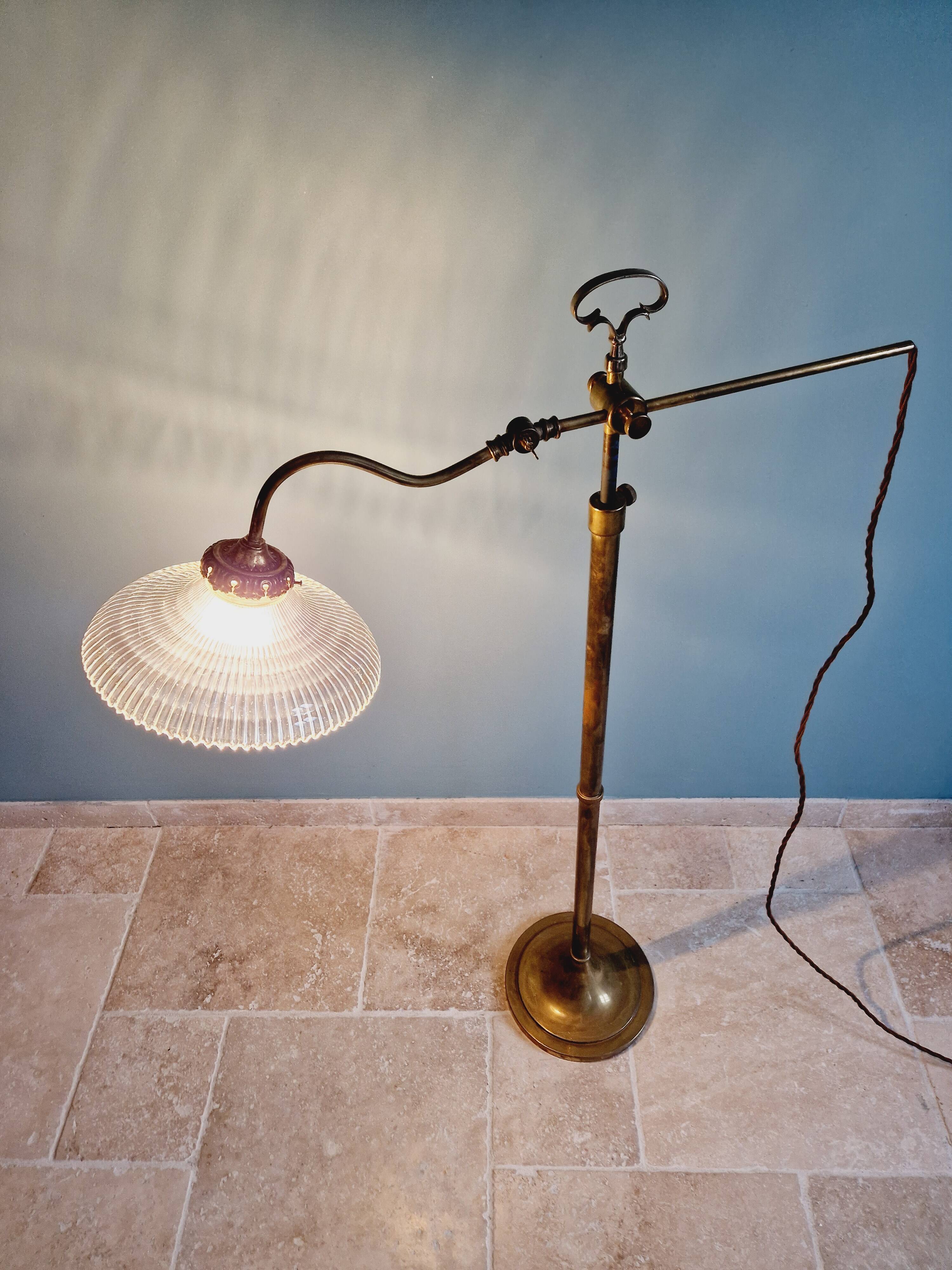 Brass and grooved glass floor lamp in Art Deco style