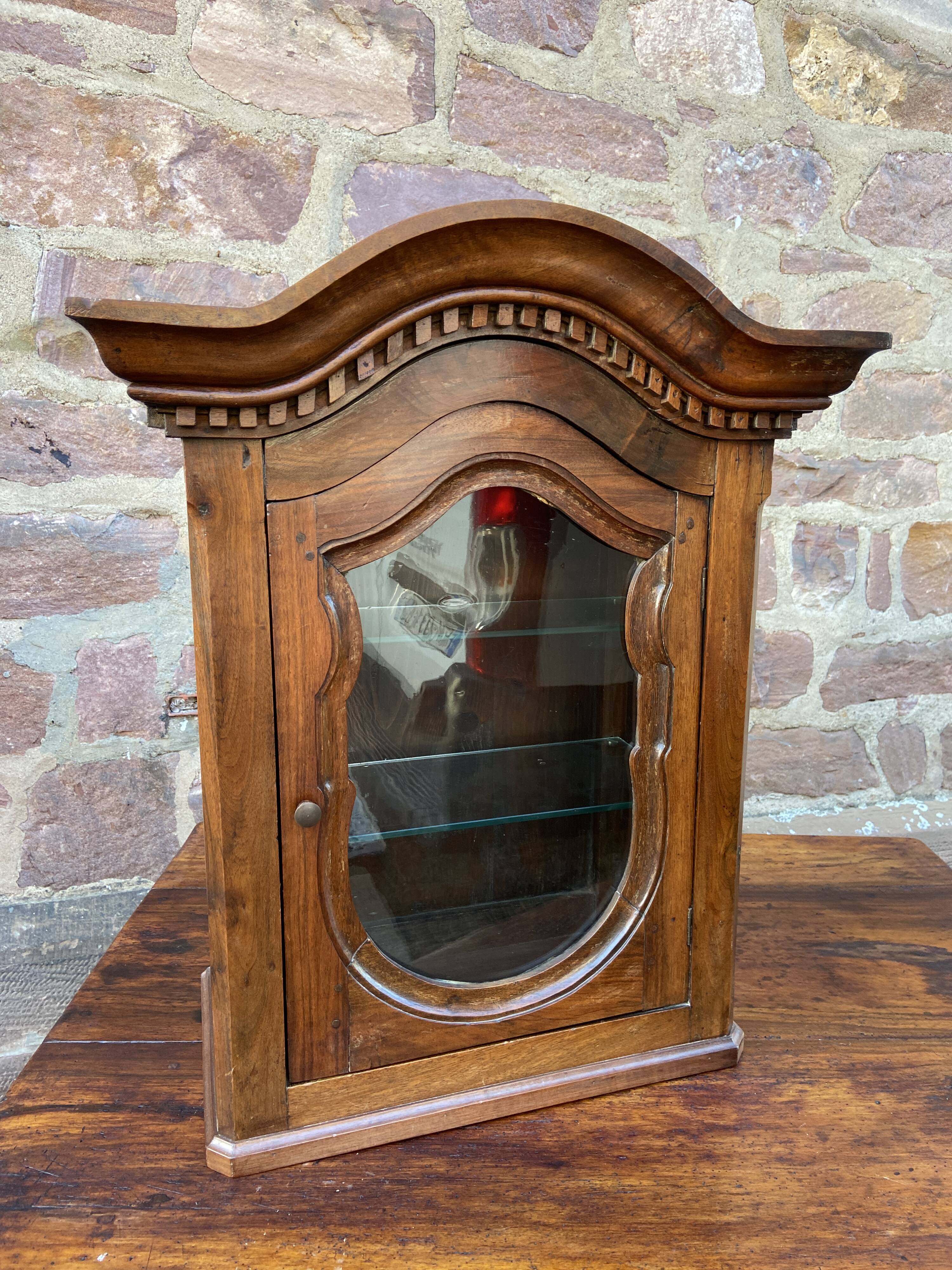 Wall cabinet XIXth in walnut