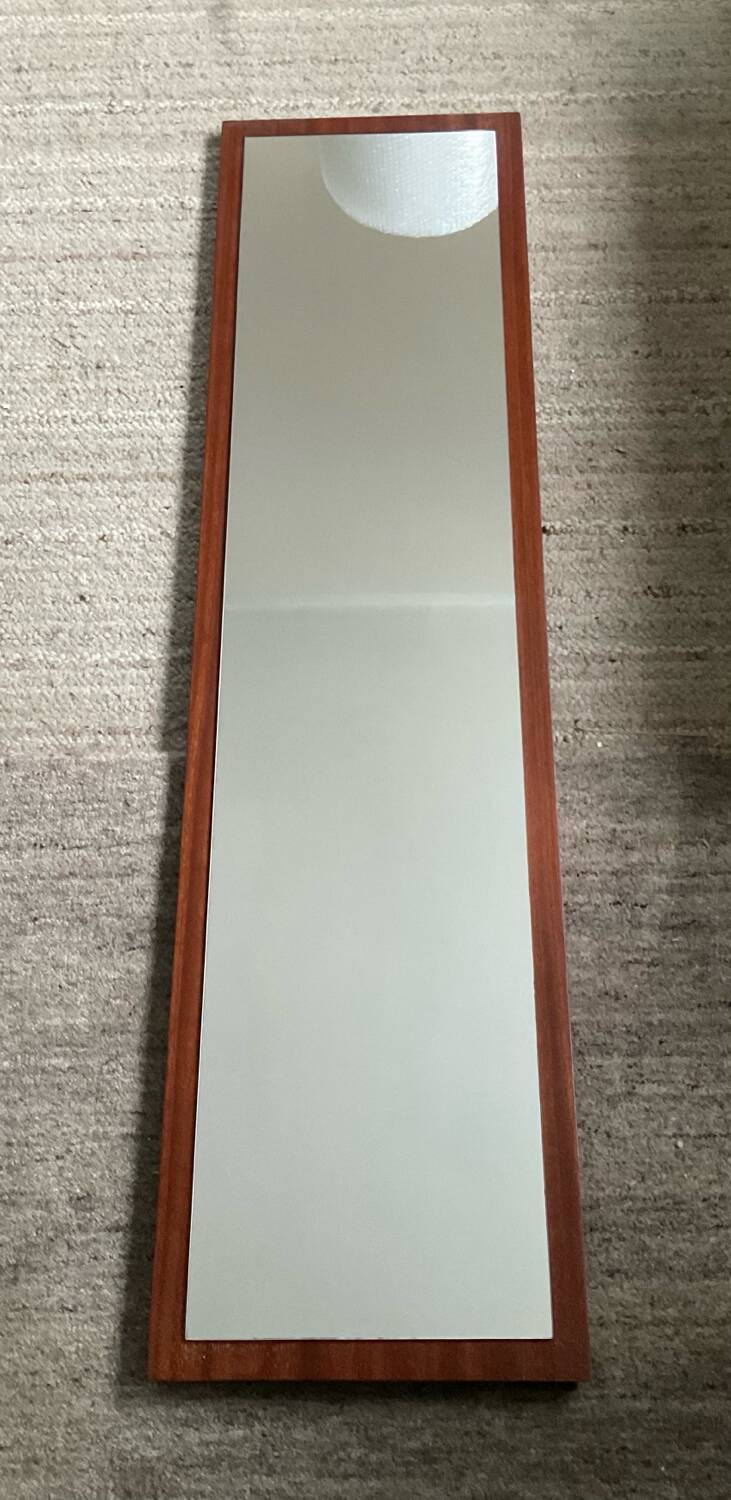 Scandinavian mirror in solid teak from the 60s-70s.